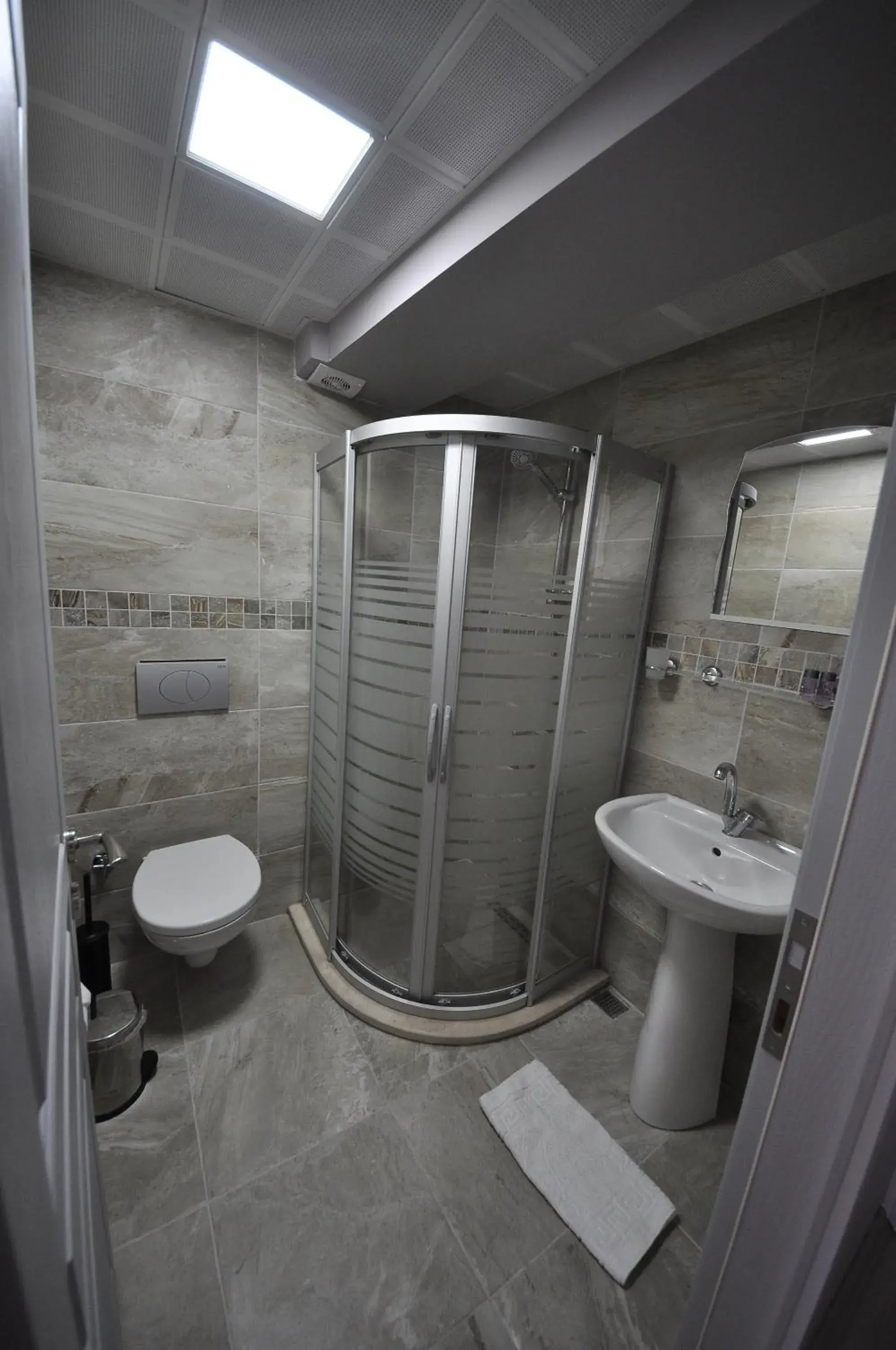 Superior Twin Room in Queen Bee Hotel Superior Twin Room in Queen Bee Hotel