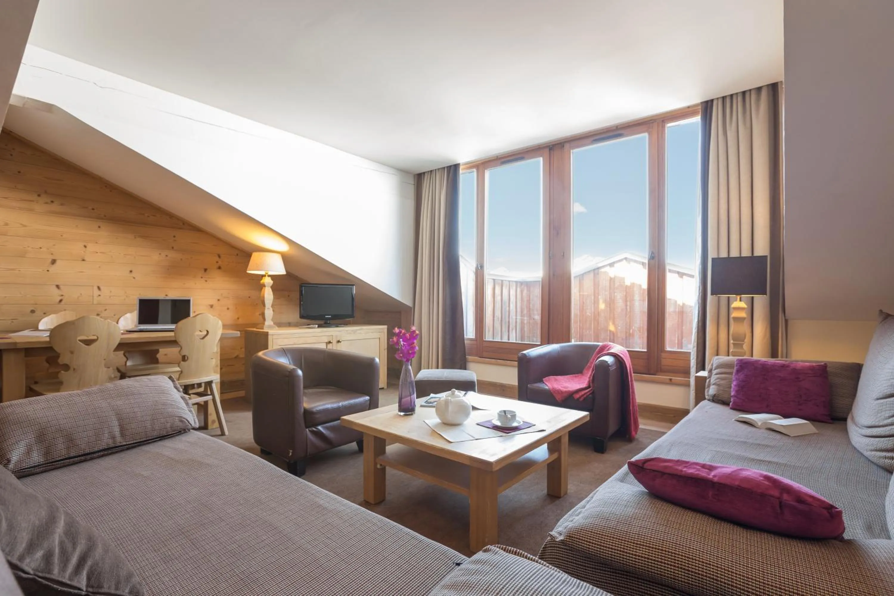 Communal lounge/ TV room in Résidence Pierre & Vacances Premium Les Chalets du Forum