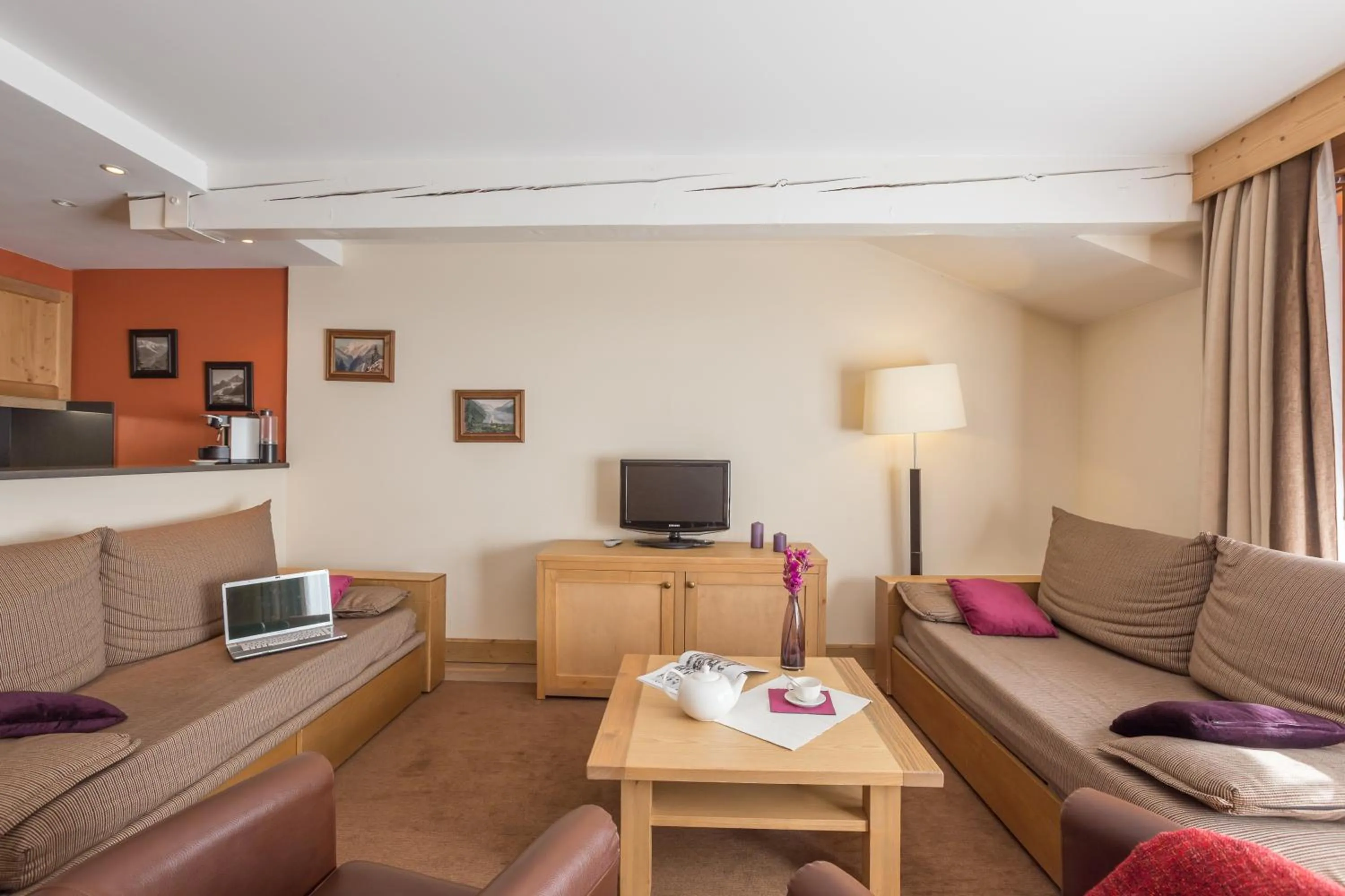 Communal lounge/ TV room in Résidence Pierre & Vacances Premium Les Chalets du Forum