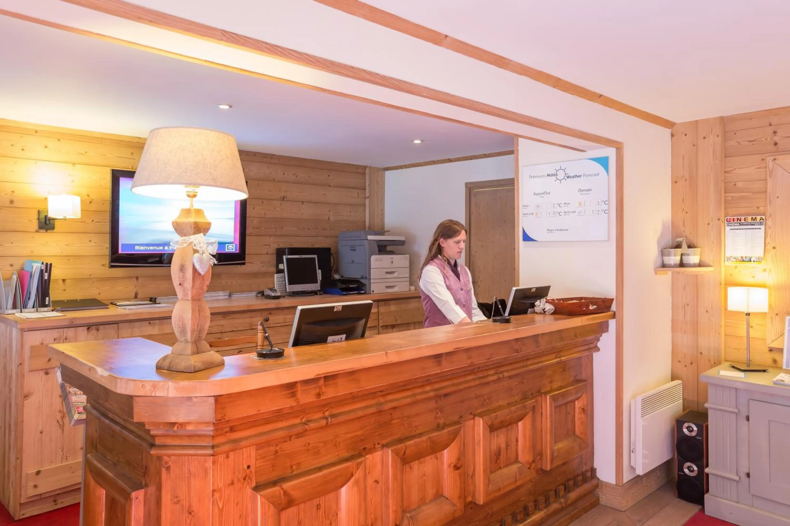 Staff in Résidence Pierre & Vacances Premium Les Chalets du Forum