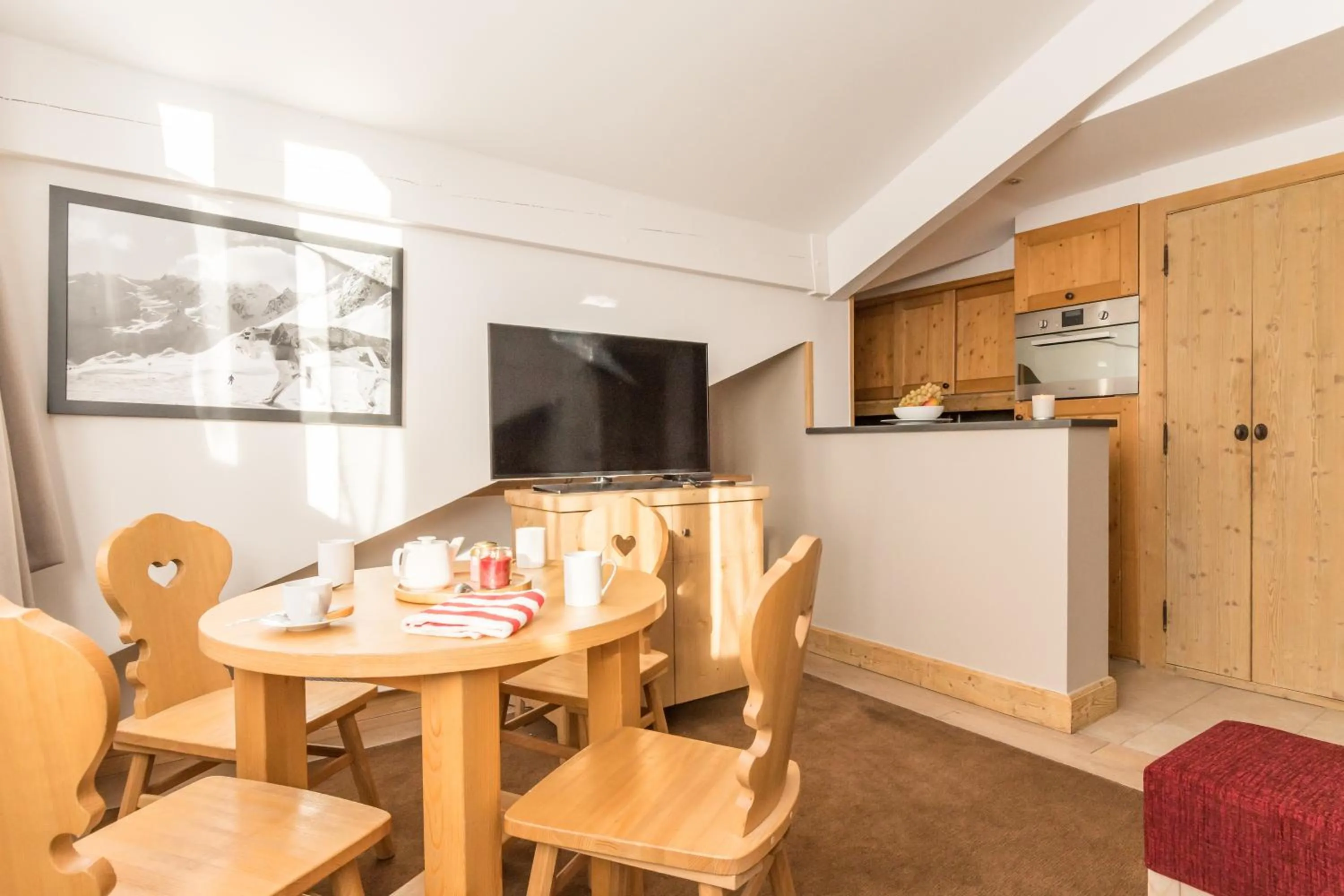 Communal lounge/ TV room in Résidence Pierre & Vacances Premium Les Chalets du Forum