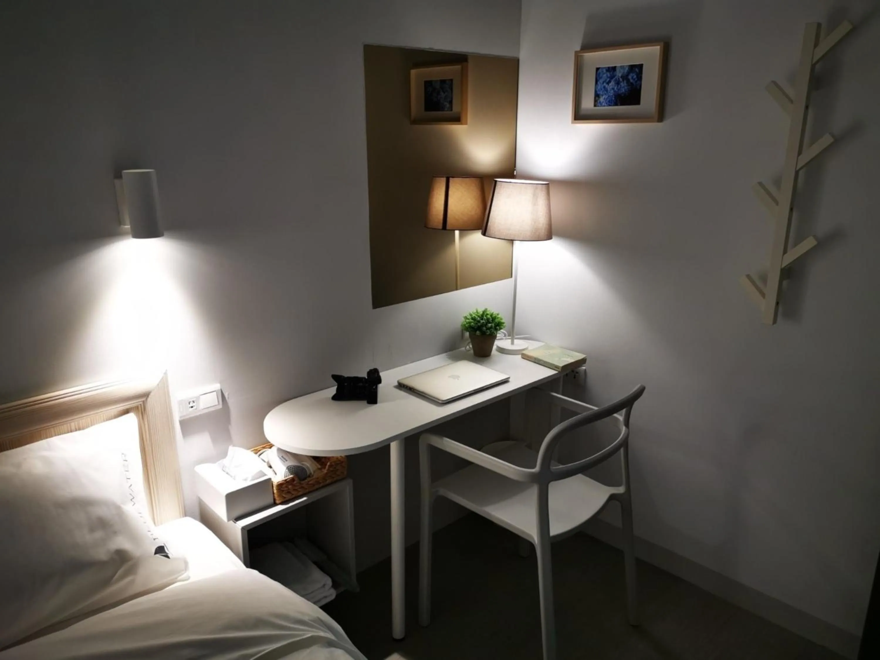 furniture, Bed in Bluewater Hotel Xpark Gloria Outlets Taoyuan Baseball Stadium