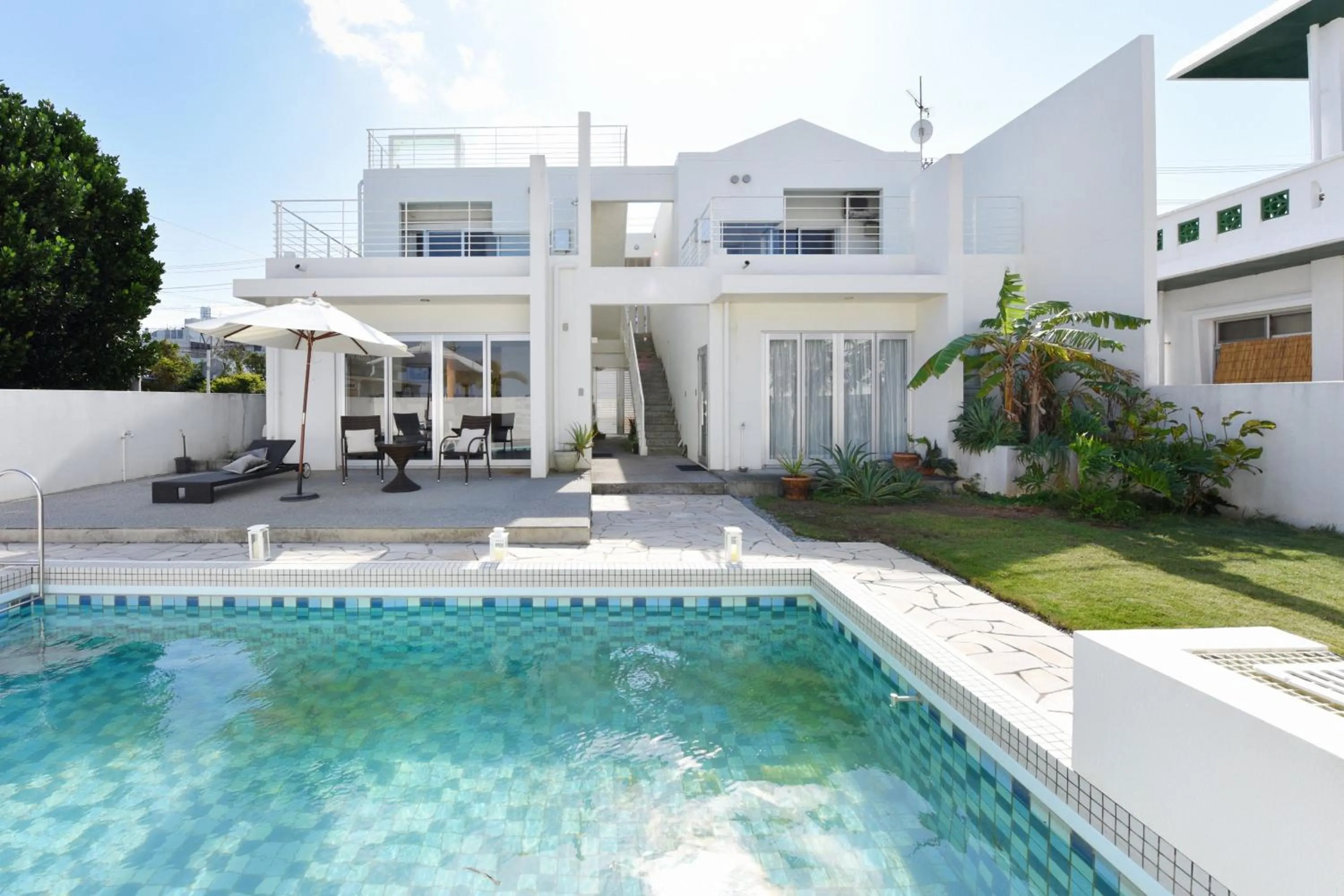 Swimming pool in Route 6 Inn