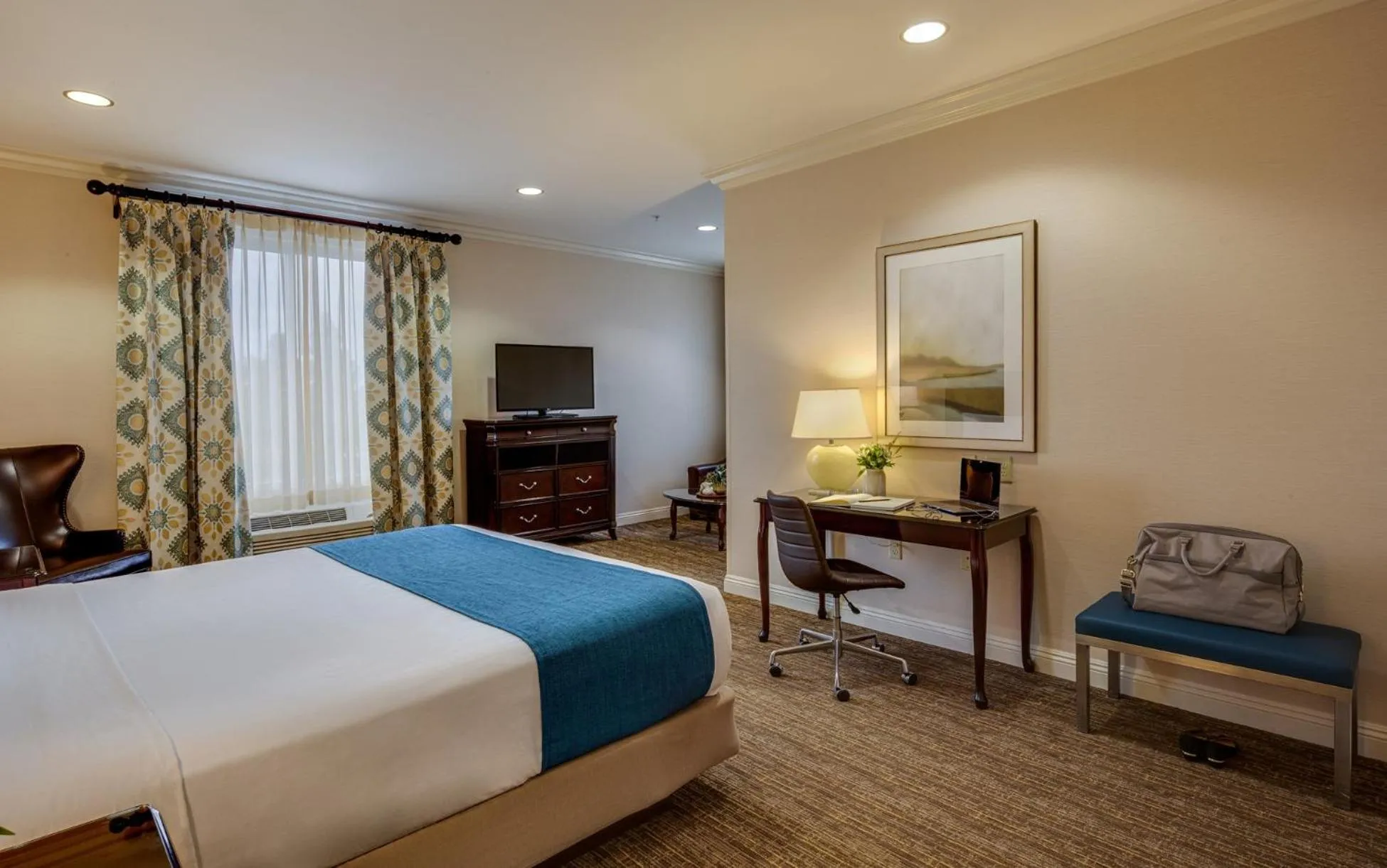Photo of the whole room, Bed in Ayres Hotel Fountain Valley - Huntington Beach