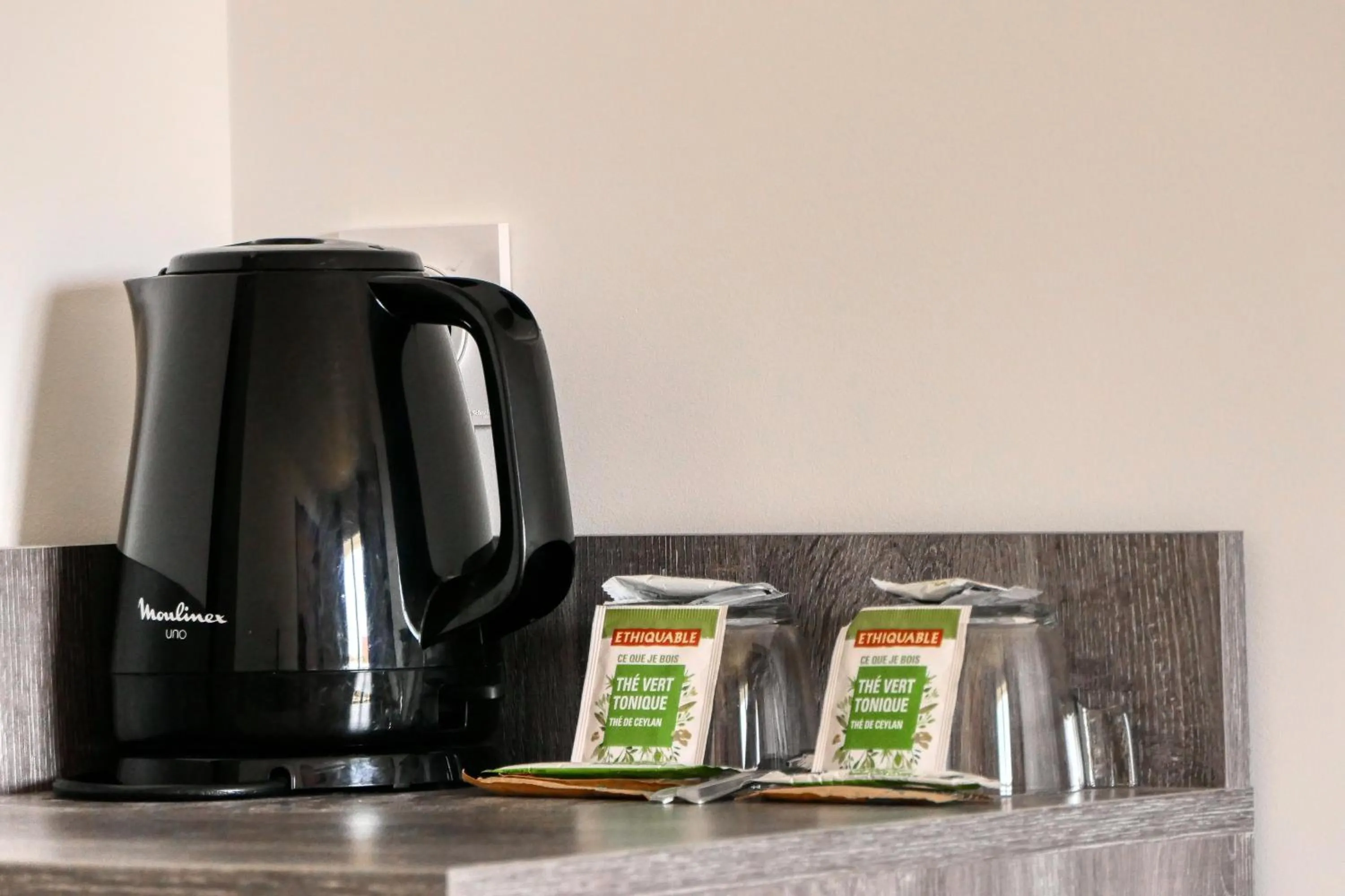 Coffee/tea facilities in Logis Hôtel Le Rodin