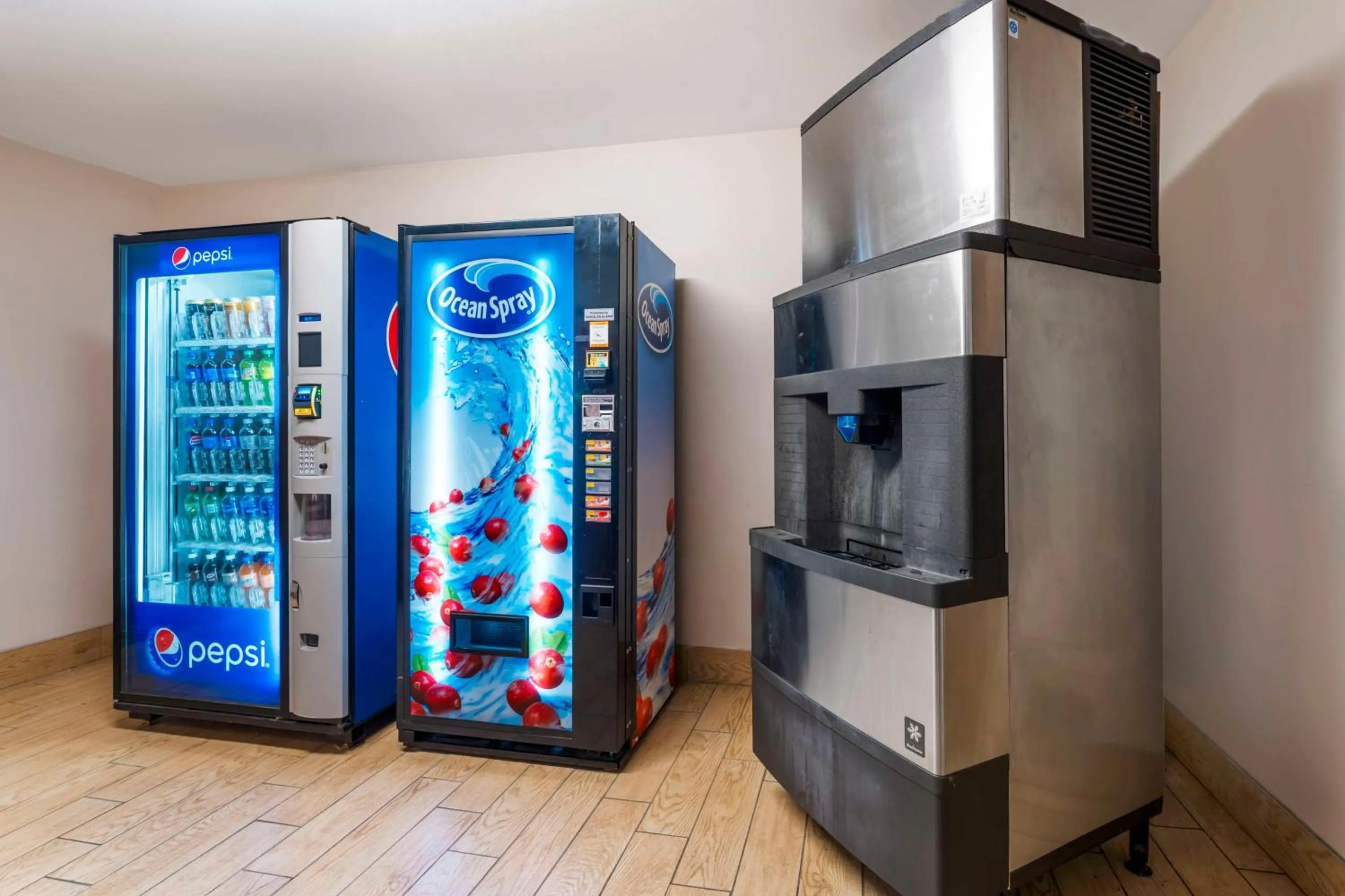 Property building in Best Western Yellowstone Crossing