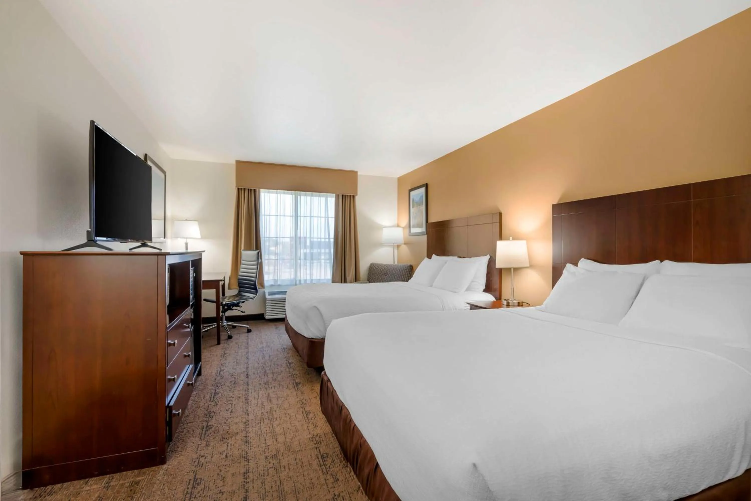 Bedroom, Bed in Best Western Yellowstone Crossing