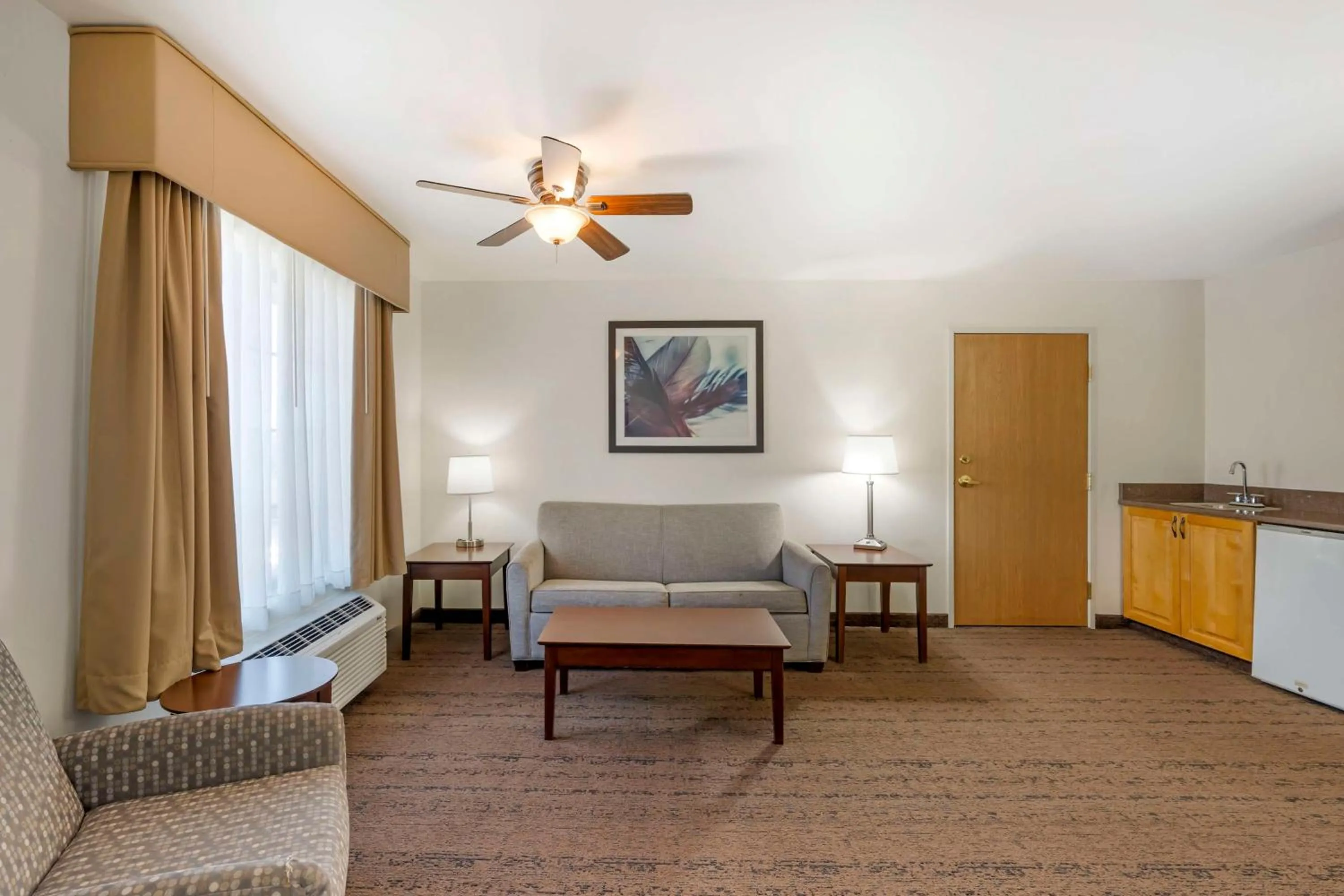 Bedroom in Best Western Yellowstone Crossing