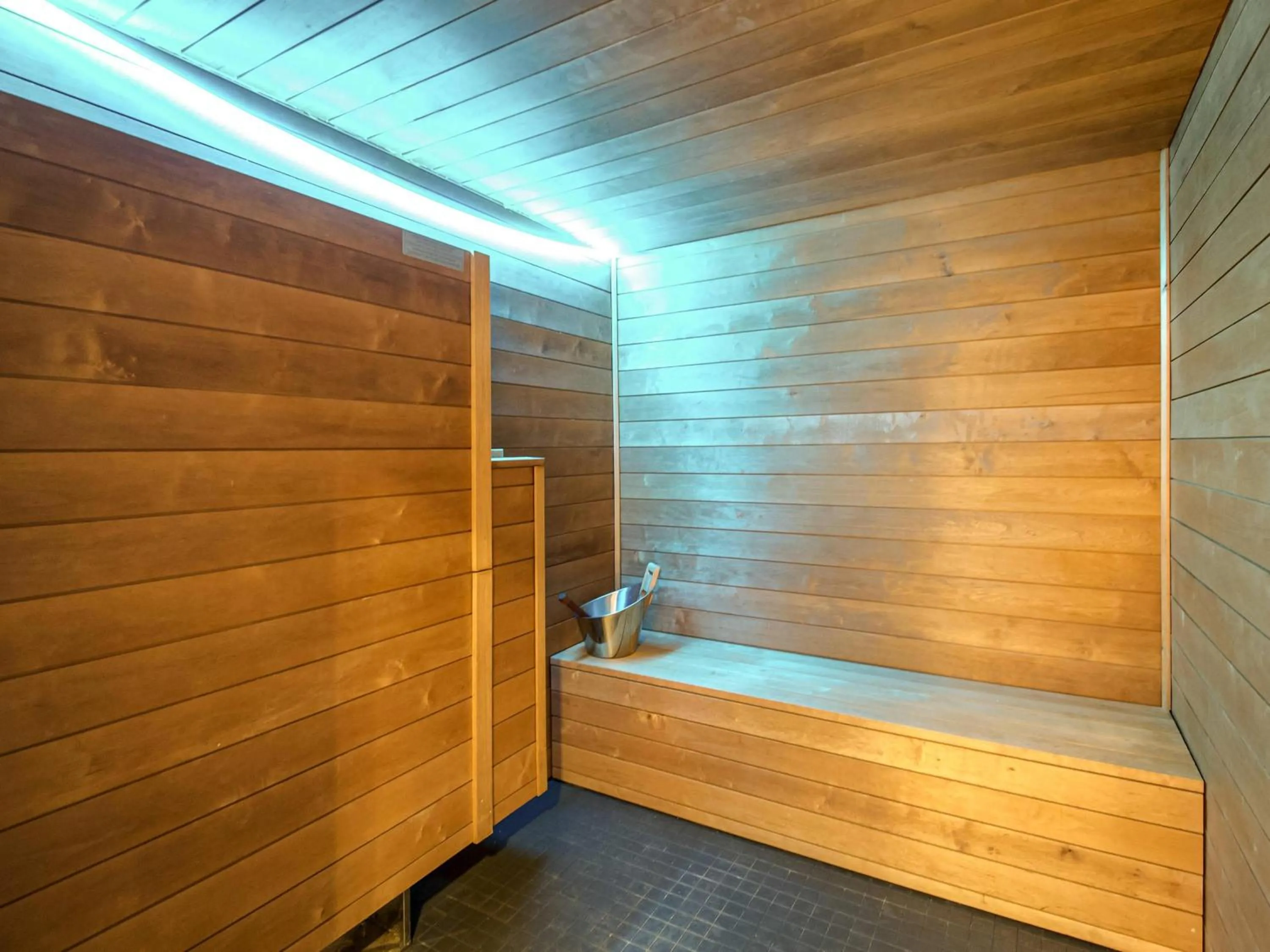 Pool view in Mercure Chantilly Resort & Conventions