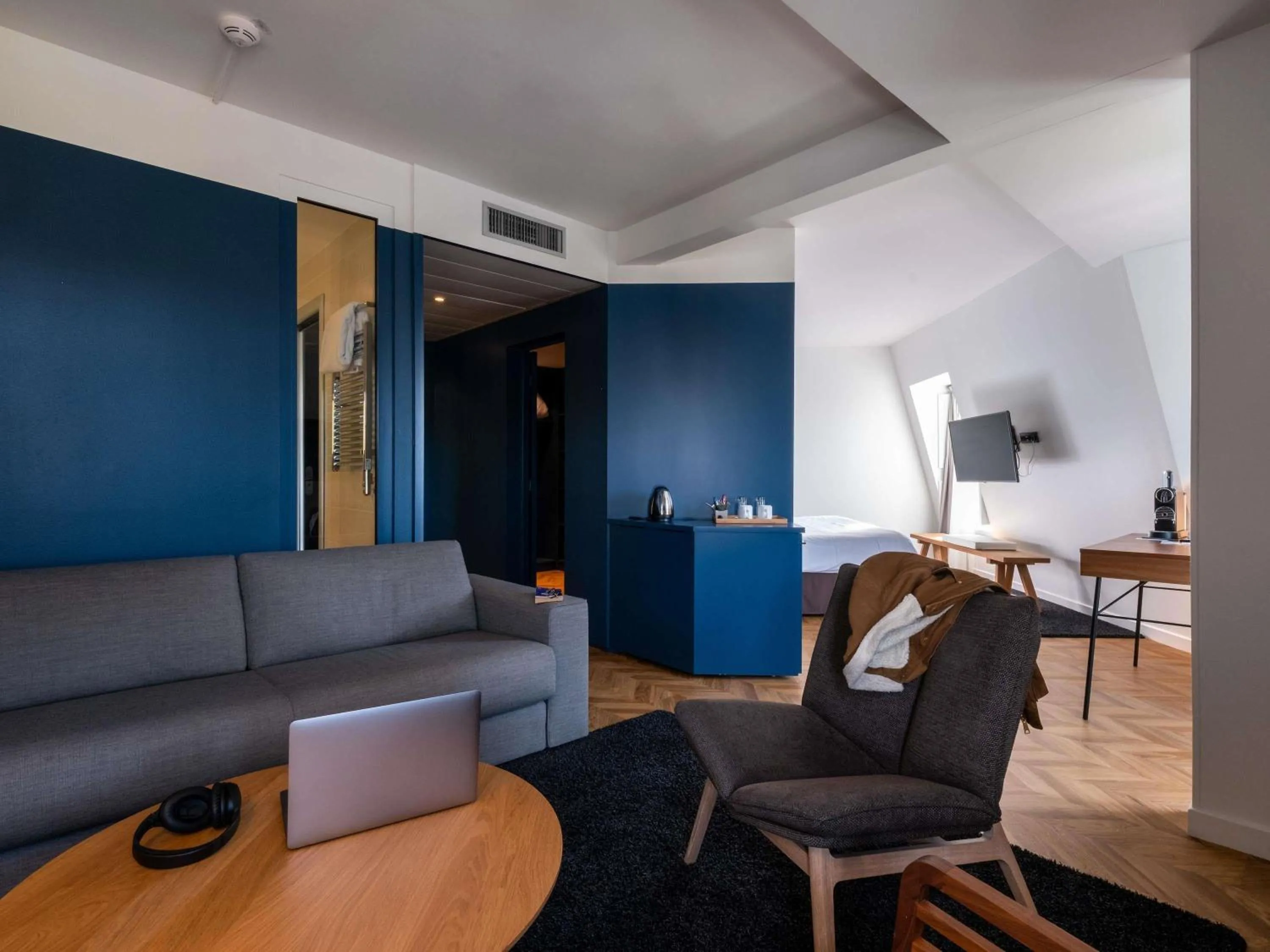 Bedroom in Mercure Chantilly Resort & Conventions