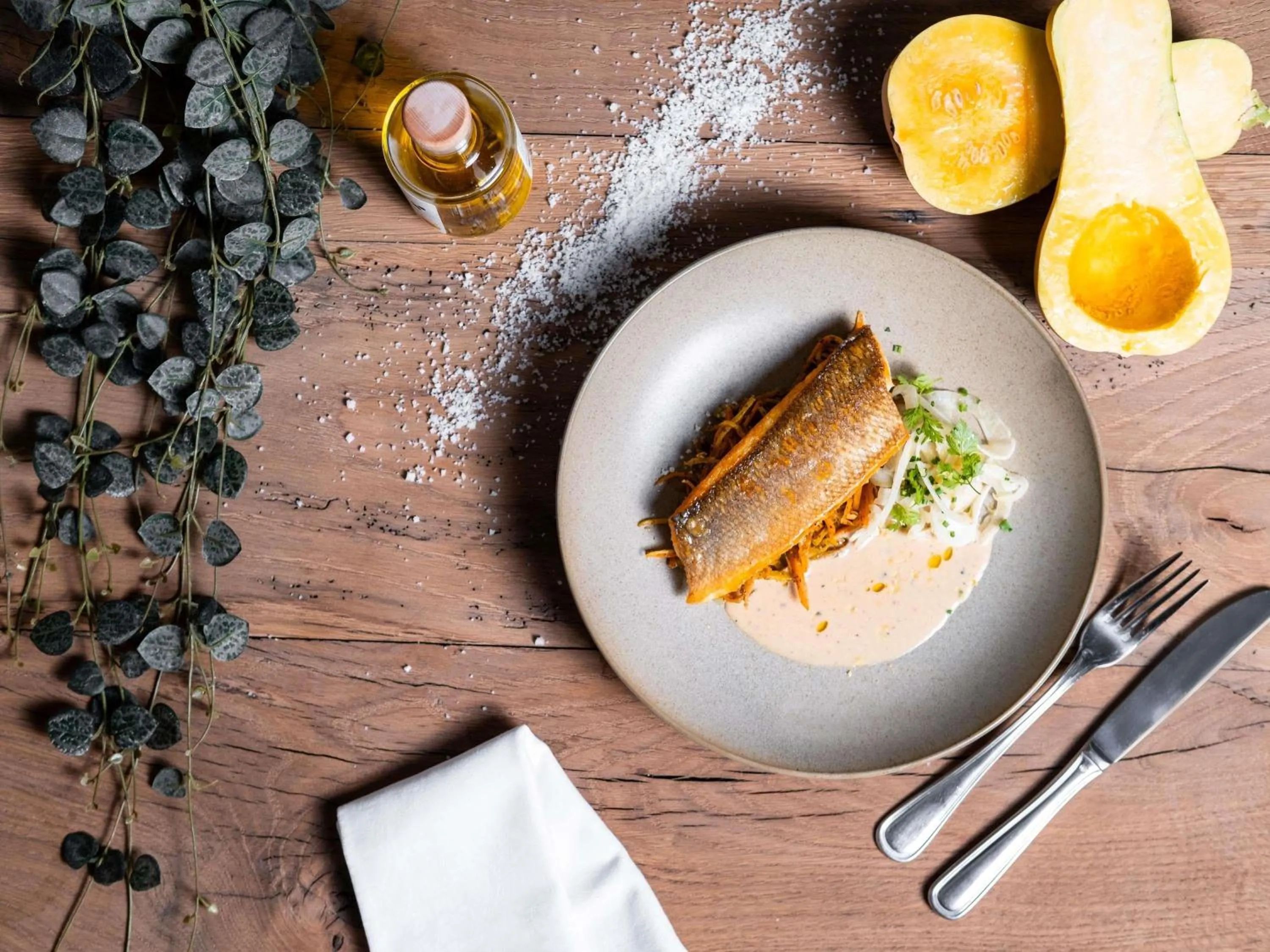 Restaurant/places to eat in Mercure Chantilly Resort & Conventions