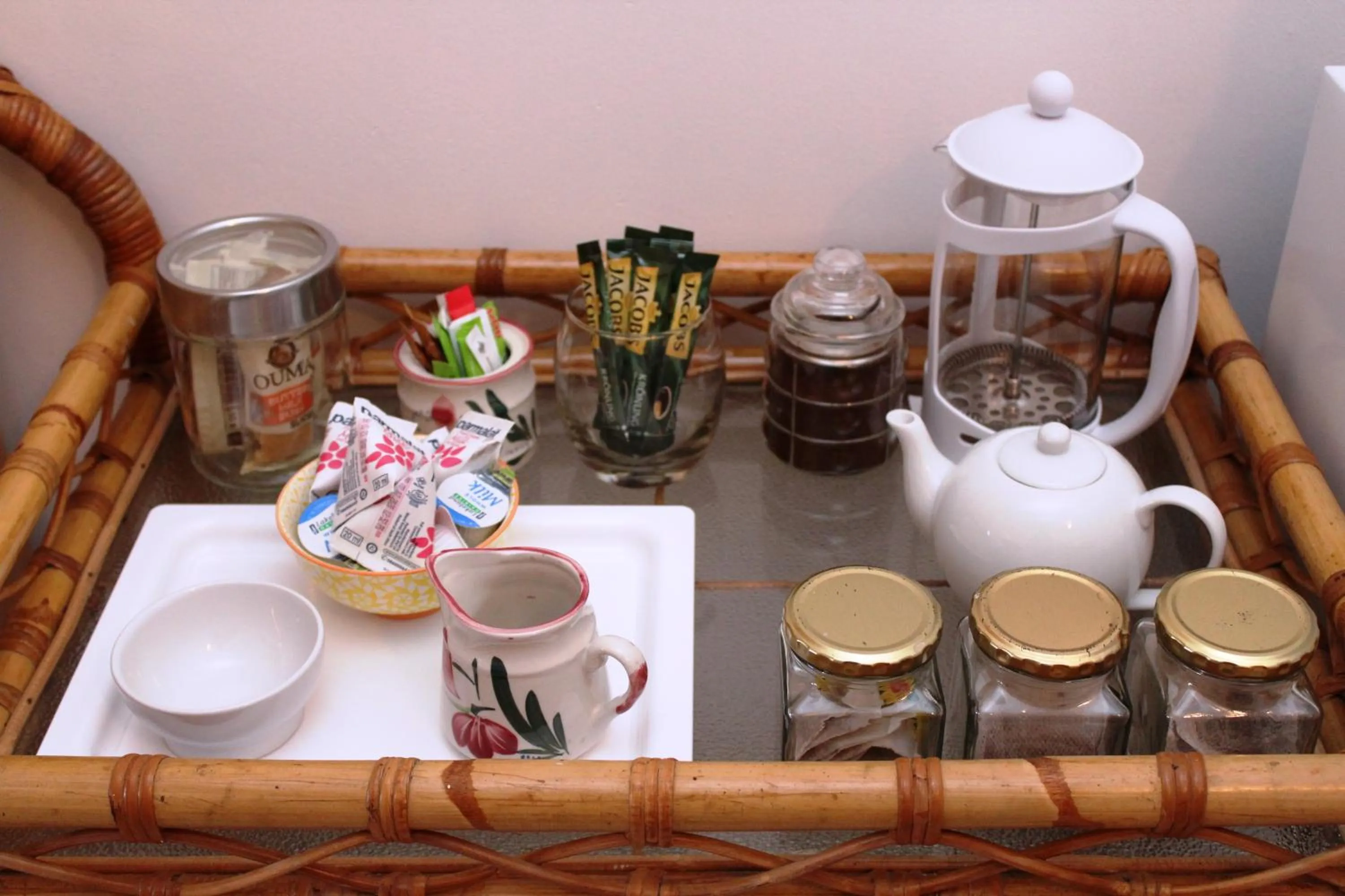 Coffee/tea facilities in Beach Break B&B - Deluxe Suites
