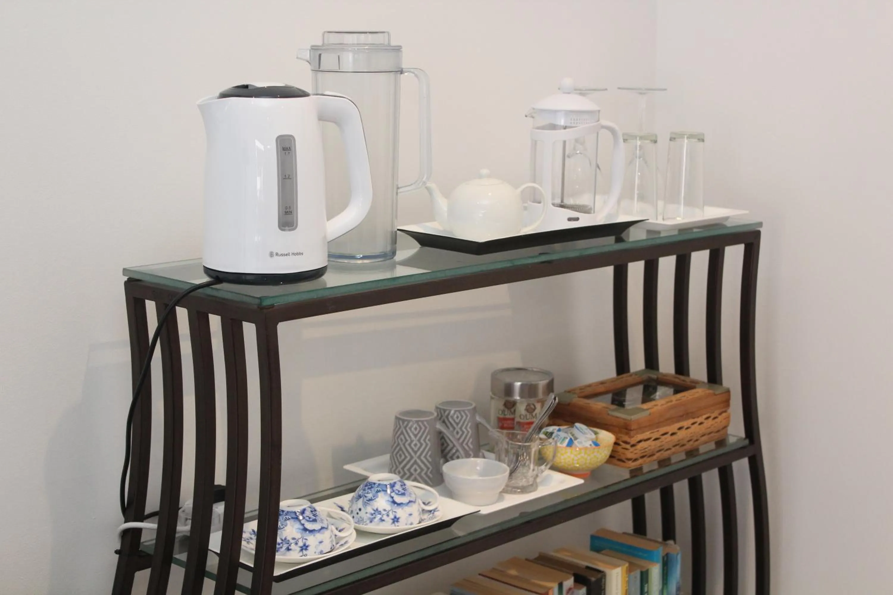 Coffee/tea facilities in Beach Break B&B - Deluxe Suites