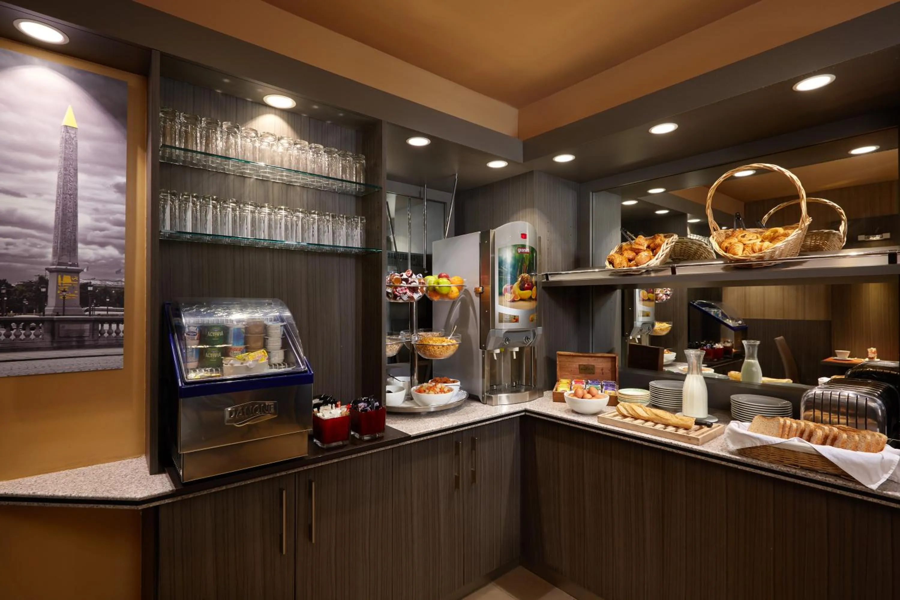 Buffet breakfast in Beaugrenelle St-Charles Tour Eiffel