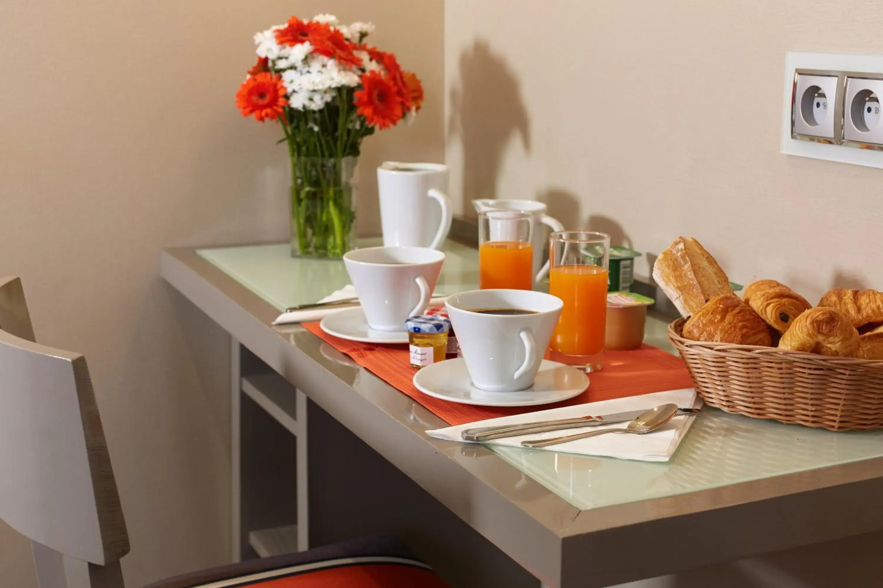 Double Room with Bath in Beaugrenelle St-Charles Tour Eiffel Double Room with Bath in Beaugrenelle St-Charles Tour Eiffel