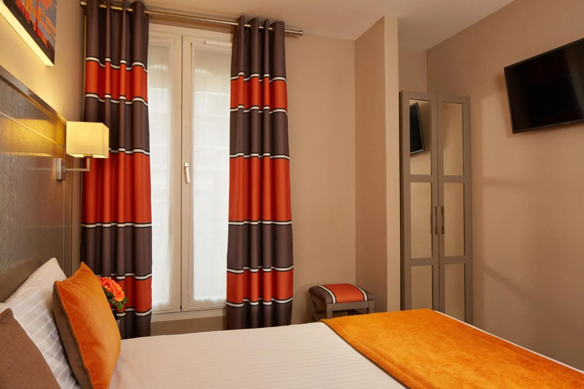 Bedroom, Bed in Beaugrenelle St-Charles Tour Eiffel