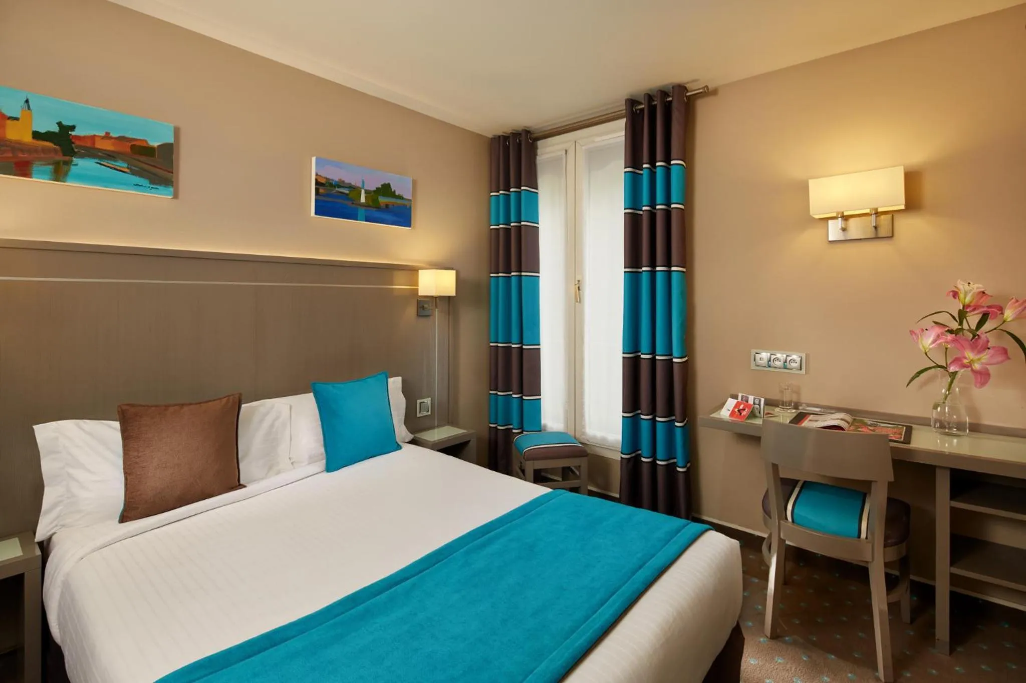 Photo of the whole room, Bed in Beaugrenelle St-Charles Tour Eiffel