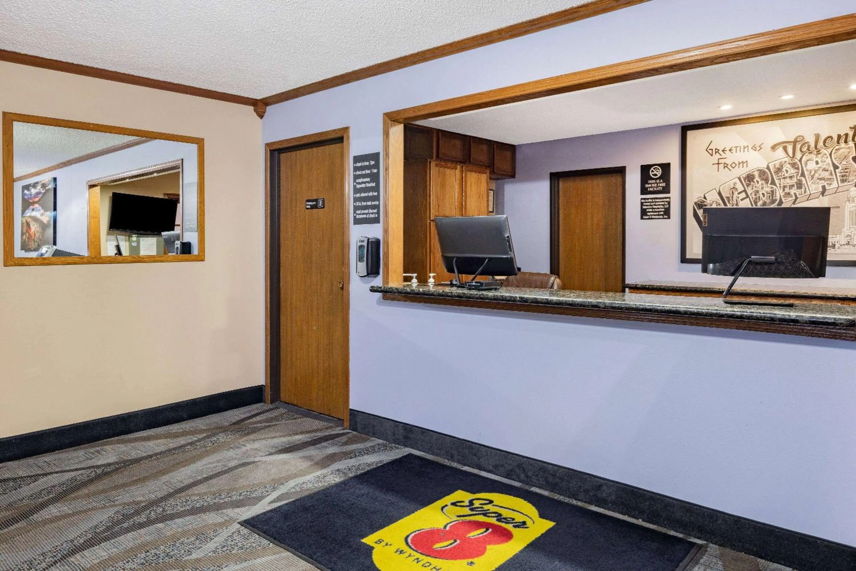 Lobby or reception in Super 8 by Wyndham Valentine NE