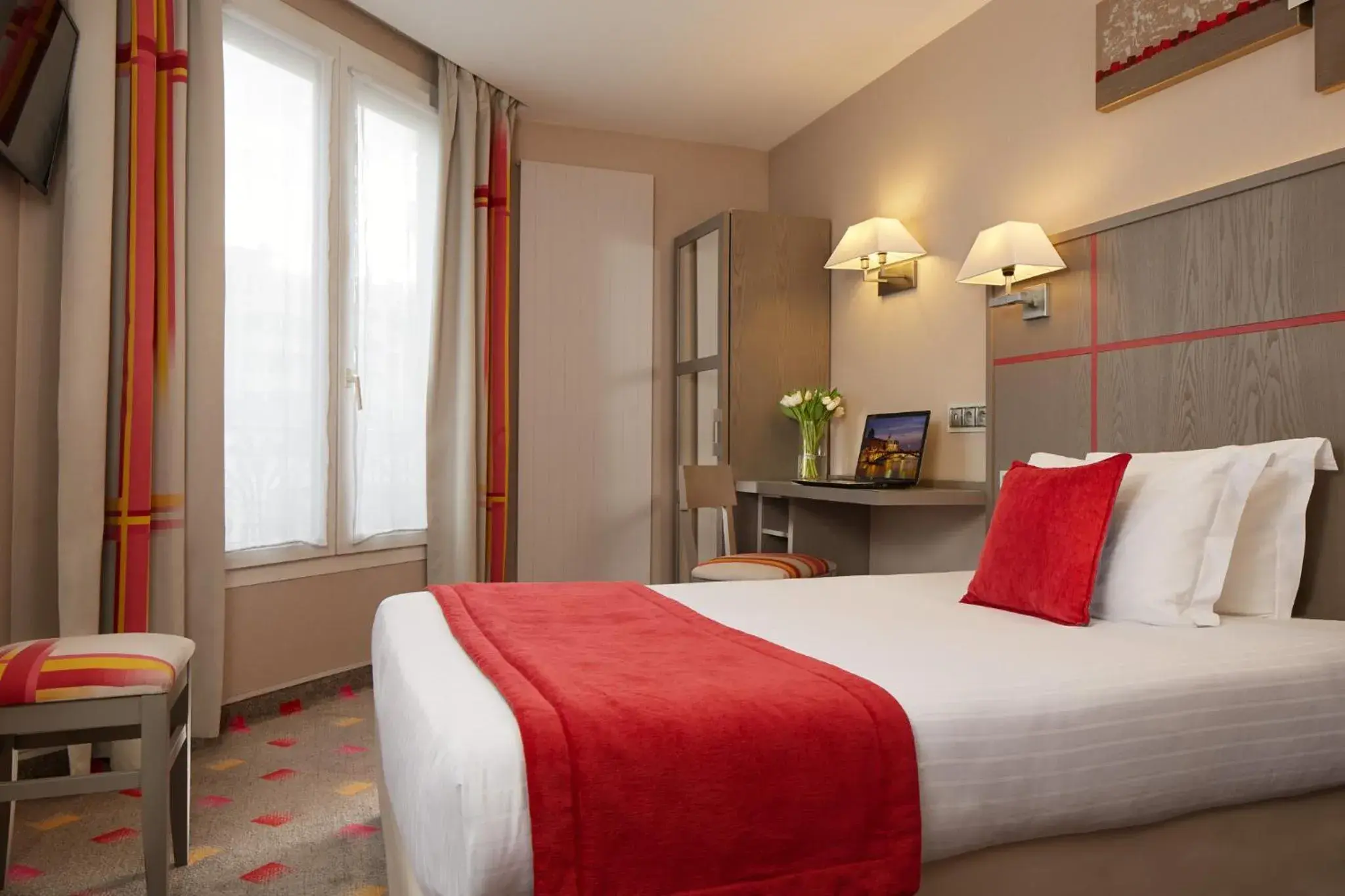 Single Room with Shower in Alizé Grenelle Tour Eiffel Single Room with Shower in Alizé Grenelle Tour Eiffel