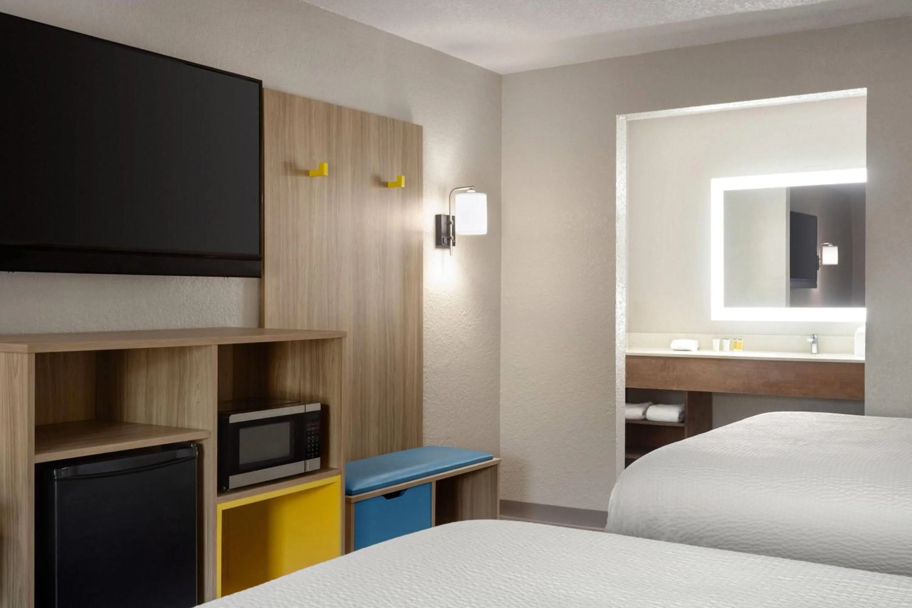 Photo of the whole room, Bed in Days Inn by Wyndham Apopka/Orlando