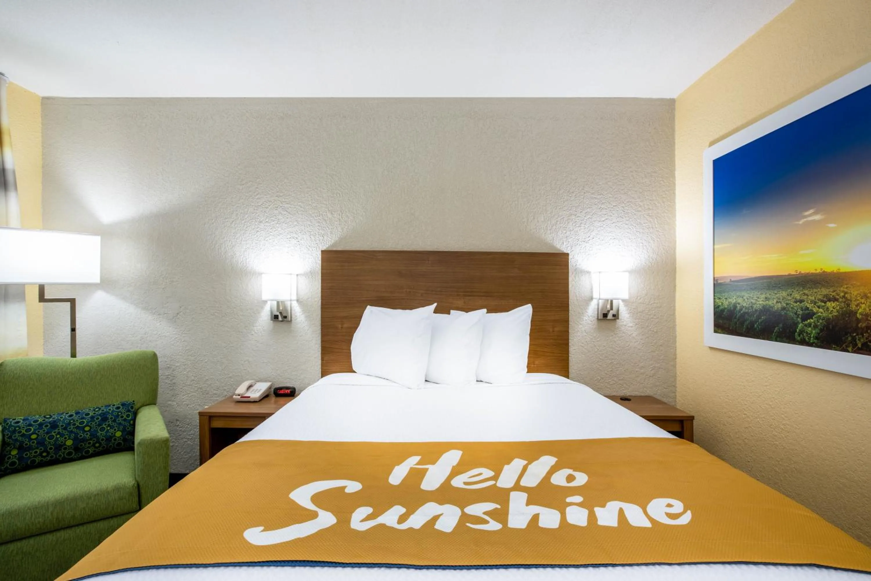 Bedroom in Days Inn by Wyndham Apopka/Orlando