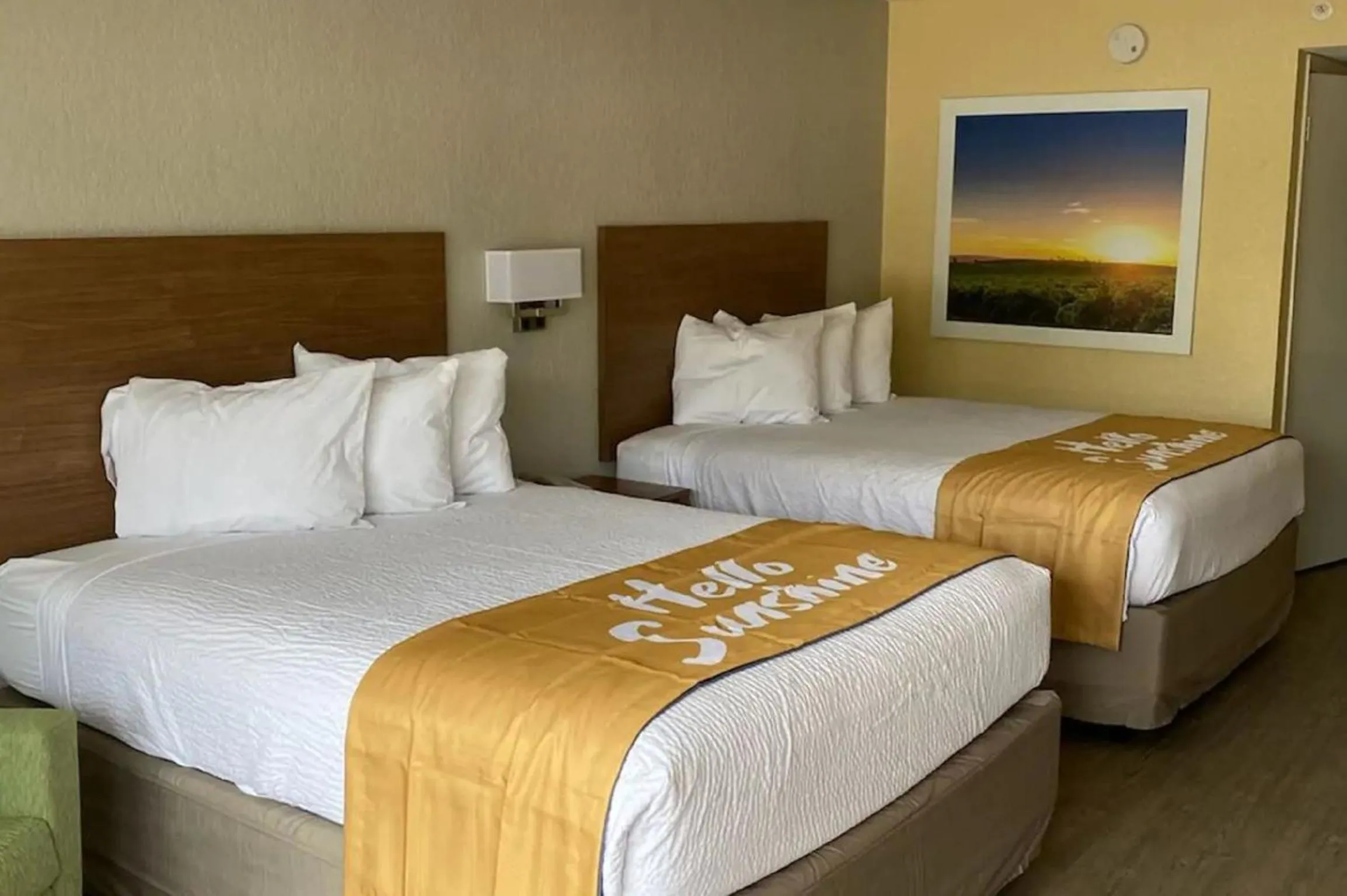 Photo of the whole room in Days Inn by Wyndham Apopka/Orlando