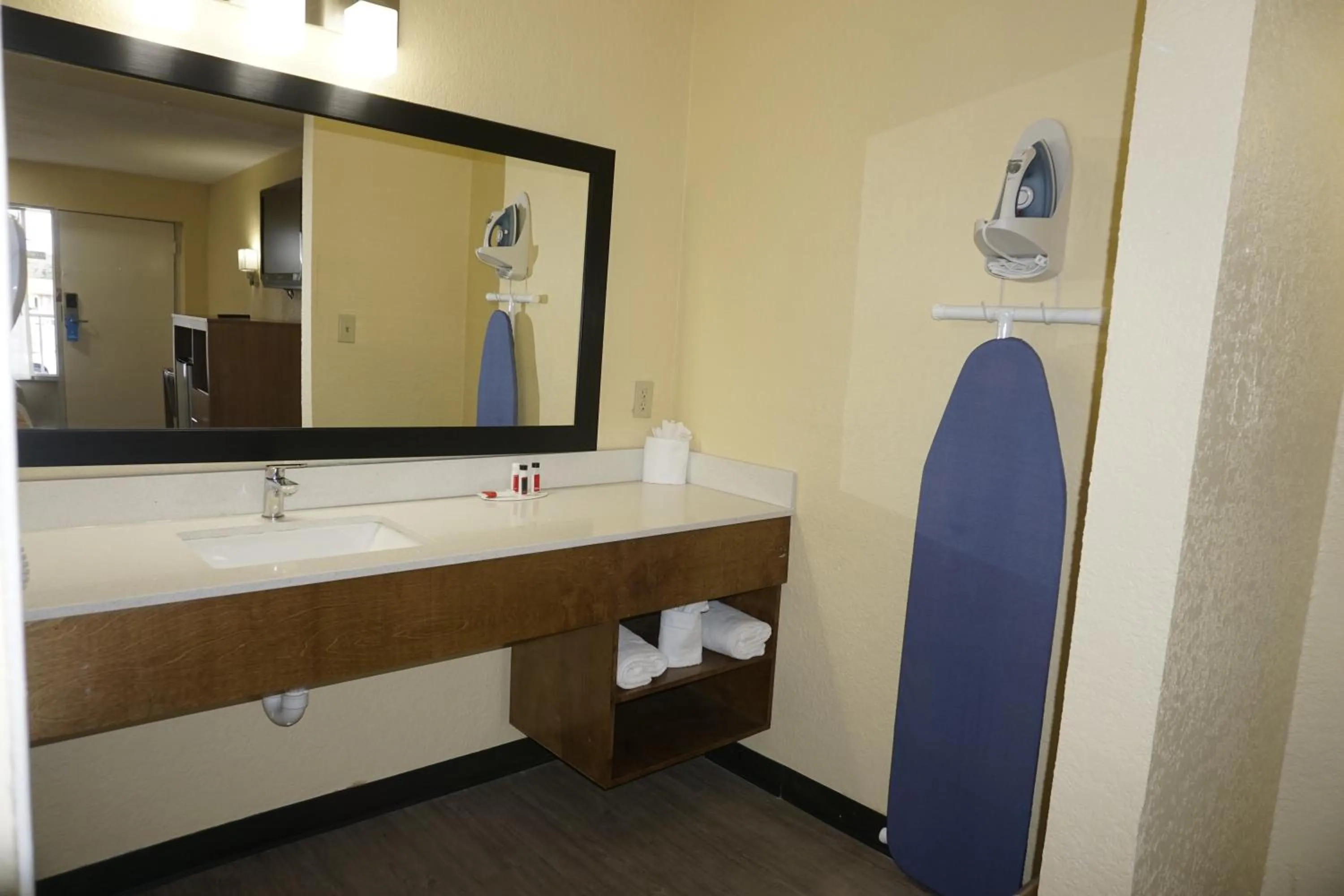 Bathroom in Days Inn by Wyndham Apopka/Orlando