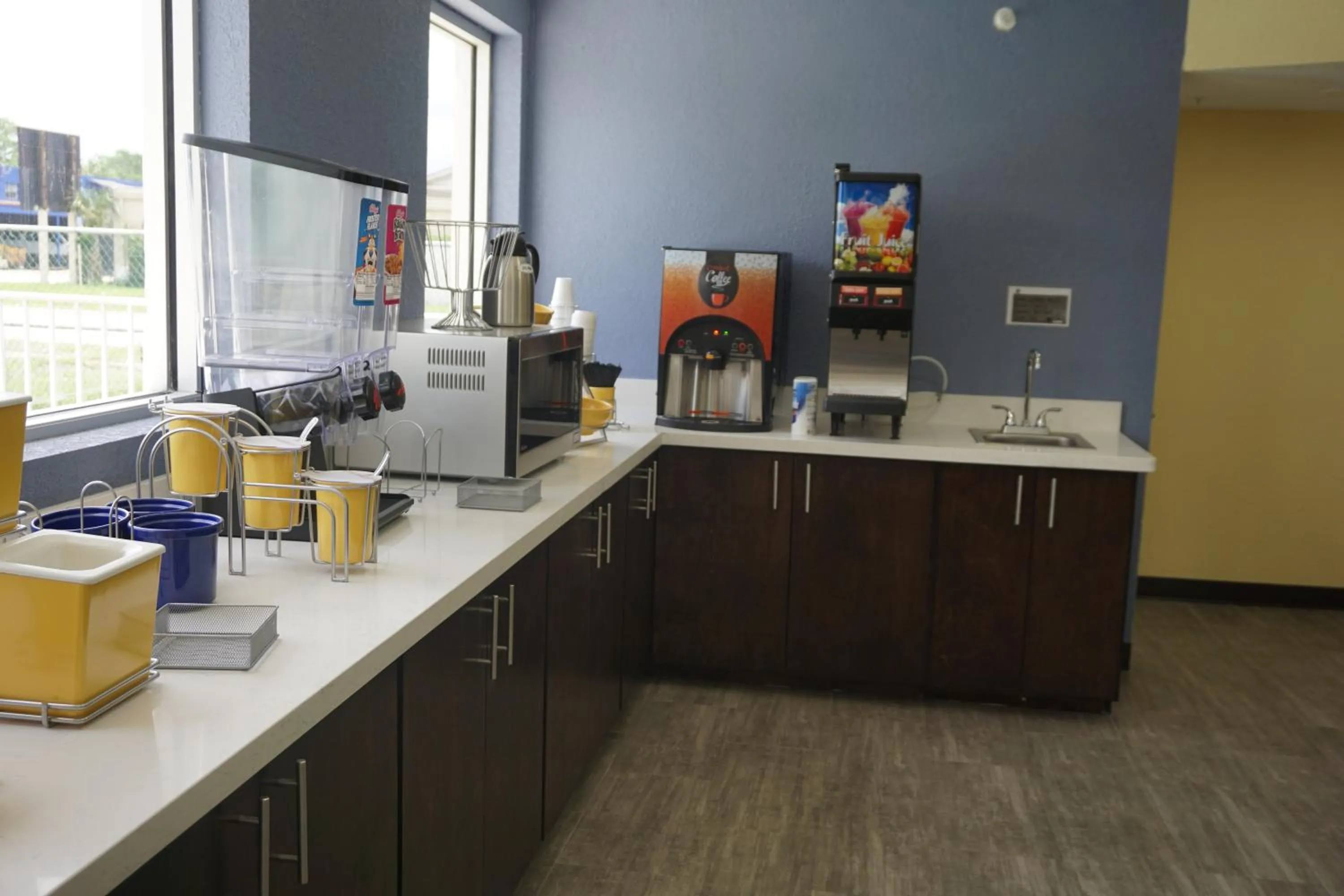 Coffee/tea facilities in Days Inn by Wyndham Apopka/Orlando