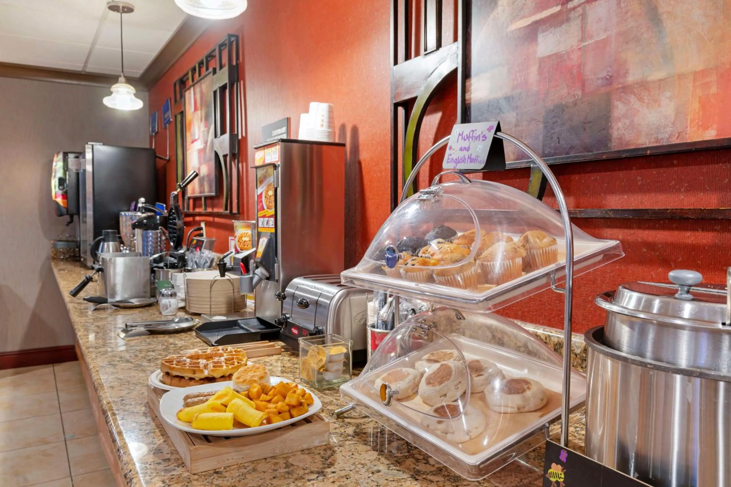 Breakfast in Best Western Cascade Inn & Suites