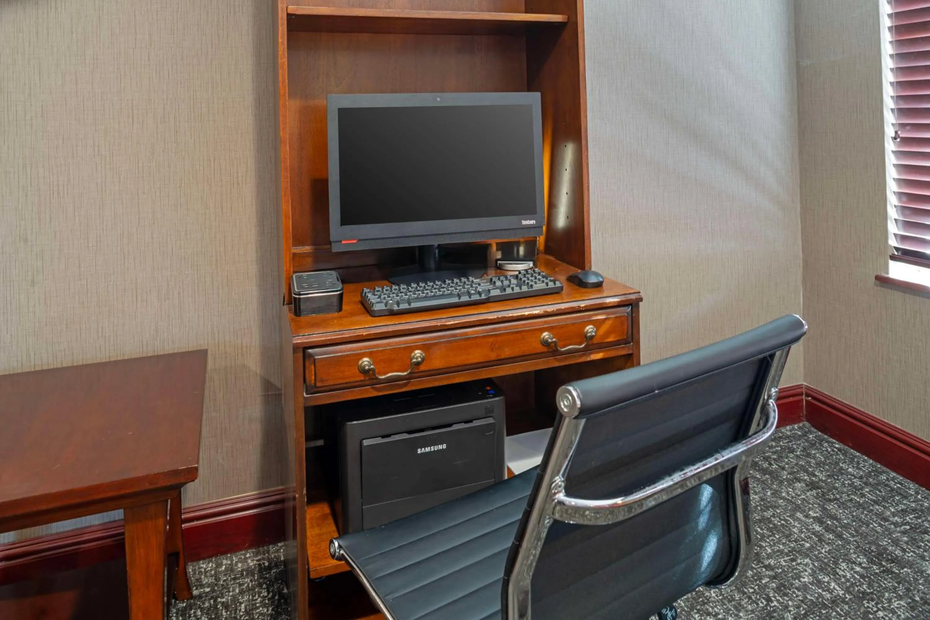 Business facilities in Best Western Cascade Inn & Suites