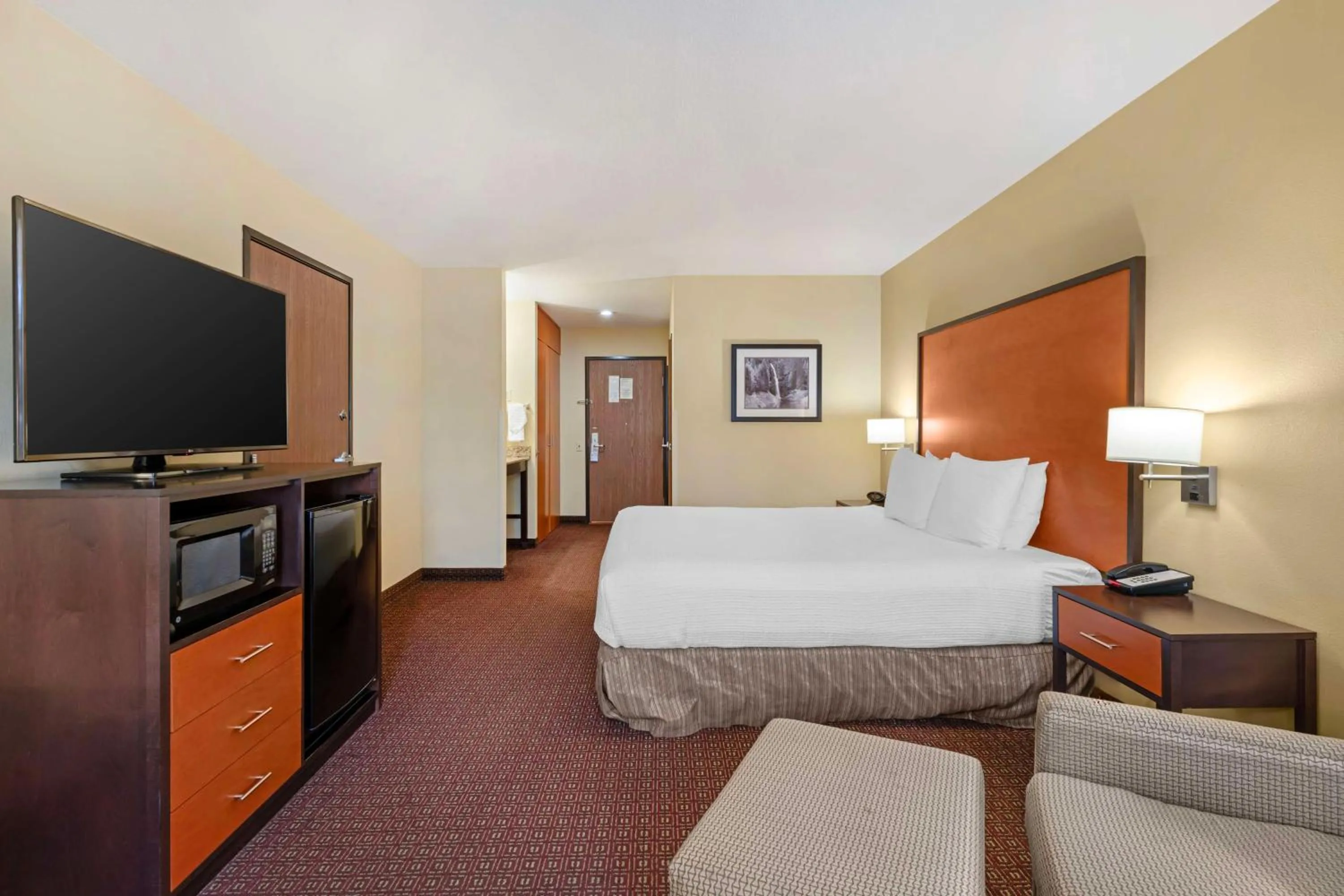 Bedroom, Bed in Best Western Cascade Inn & Suites