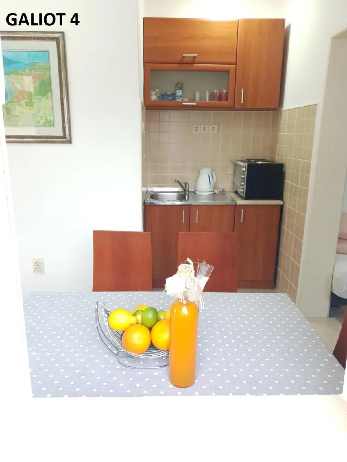 Kitchen or kitchenette in Apartmani Galiot