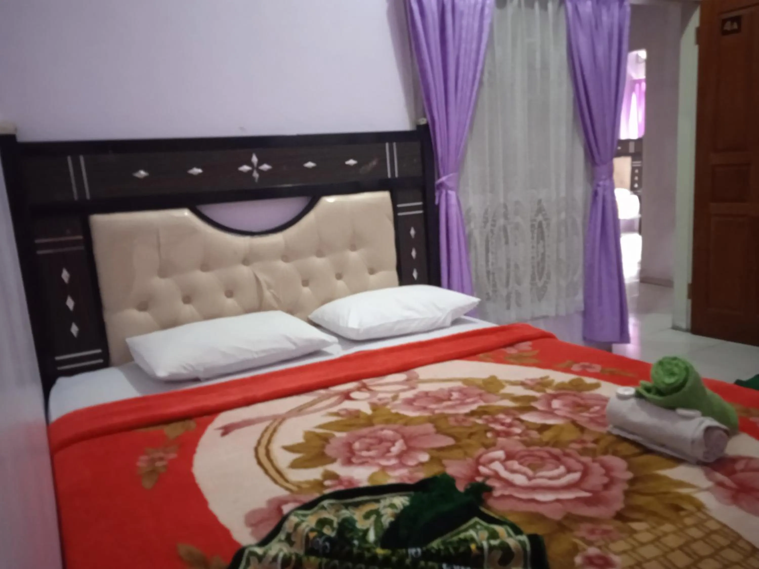 Bedroom in Trivadoh Syariah Hotel