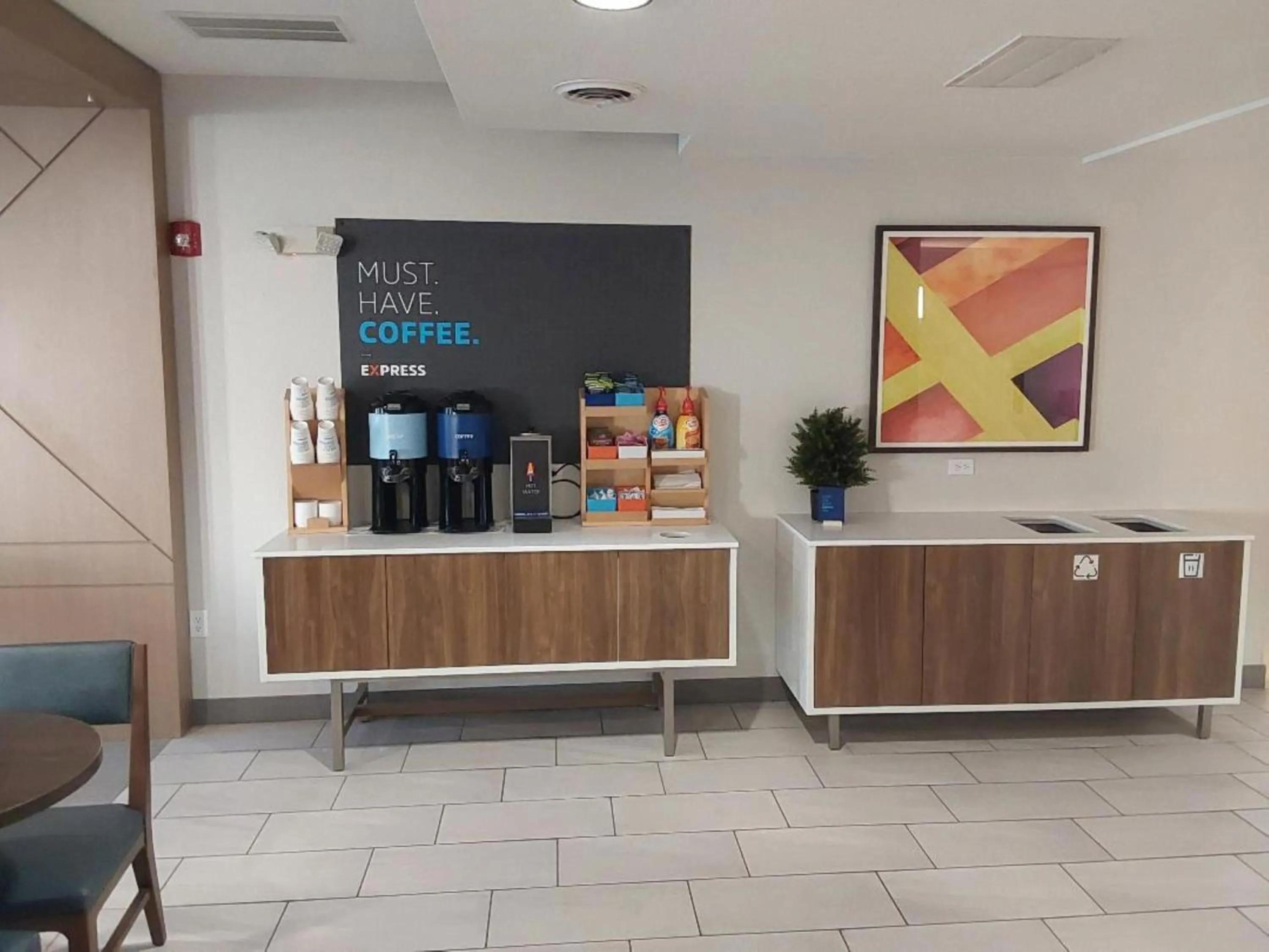 Lobby or reception in Holiday Inn Express Hotel & Suites Antigo by IHG