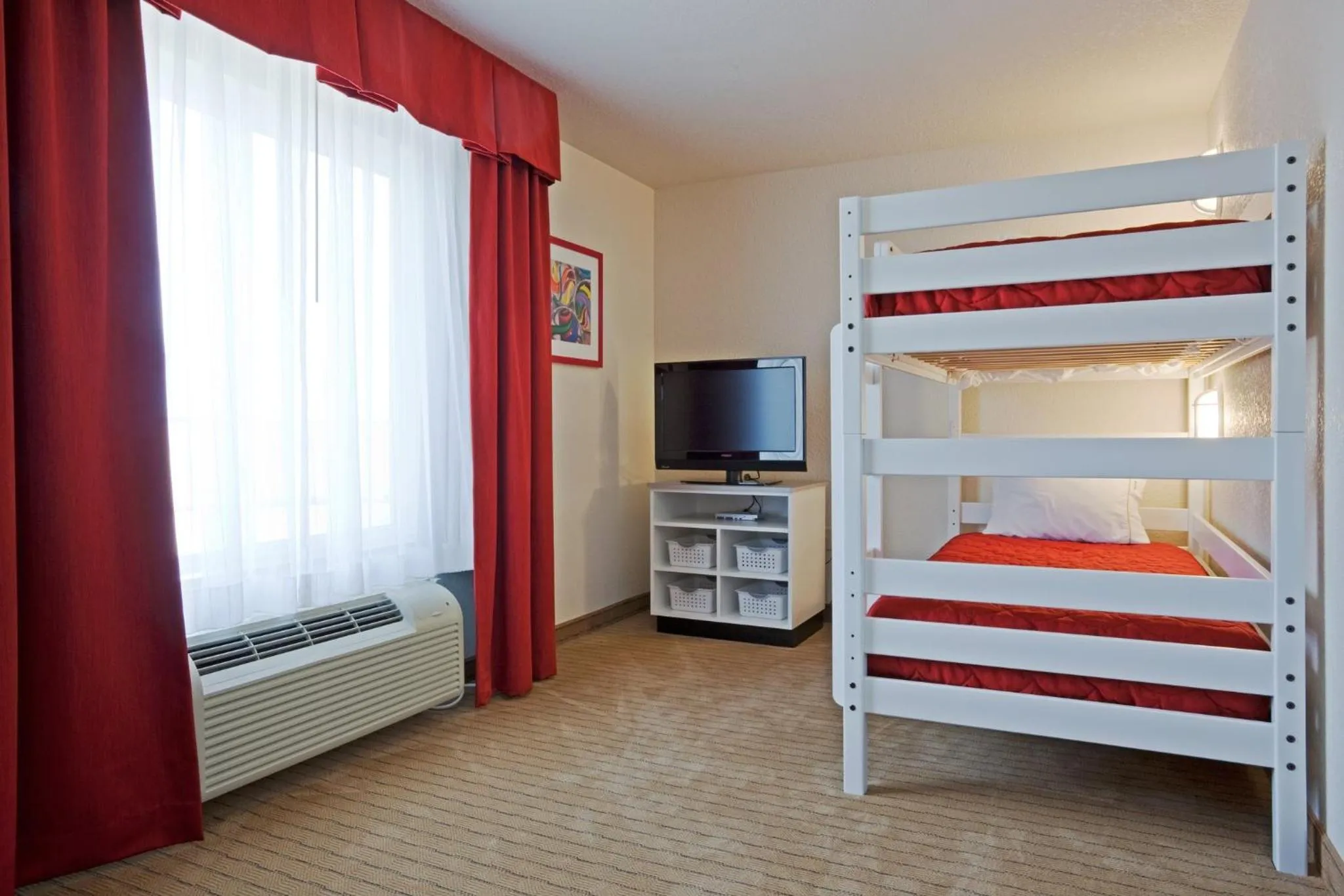 Bedroom, Bed in Holiday Inn Express Hotel & Suites Antigo by IHG