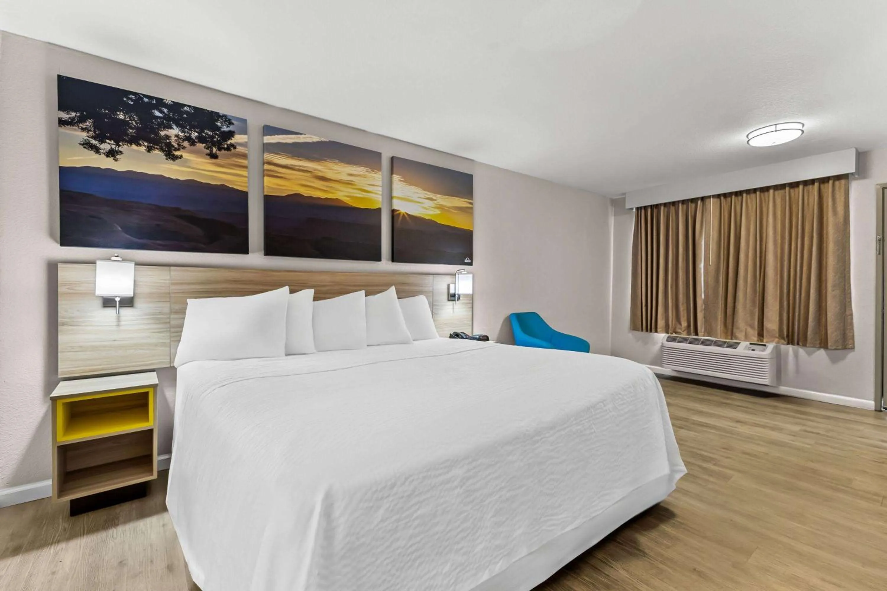 Bed in Days Inn by Wyndham Buckeye