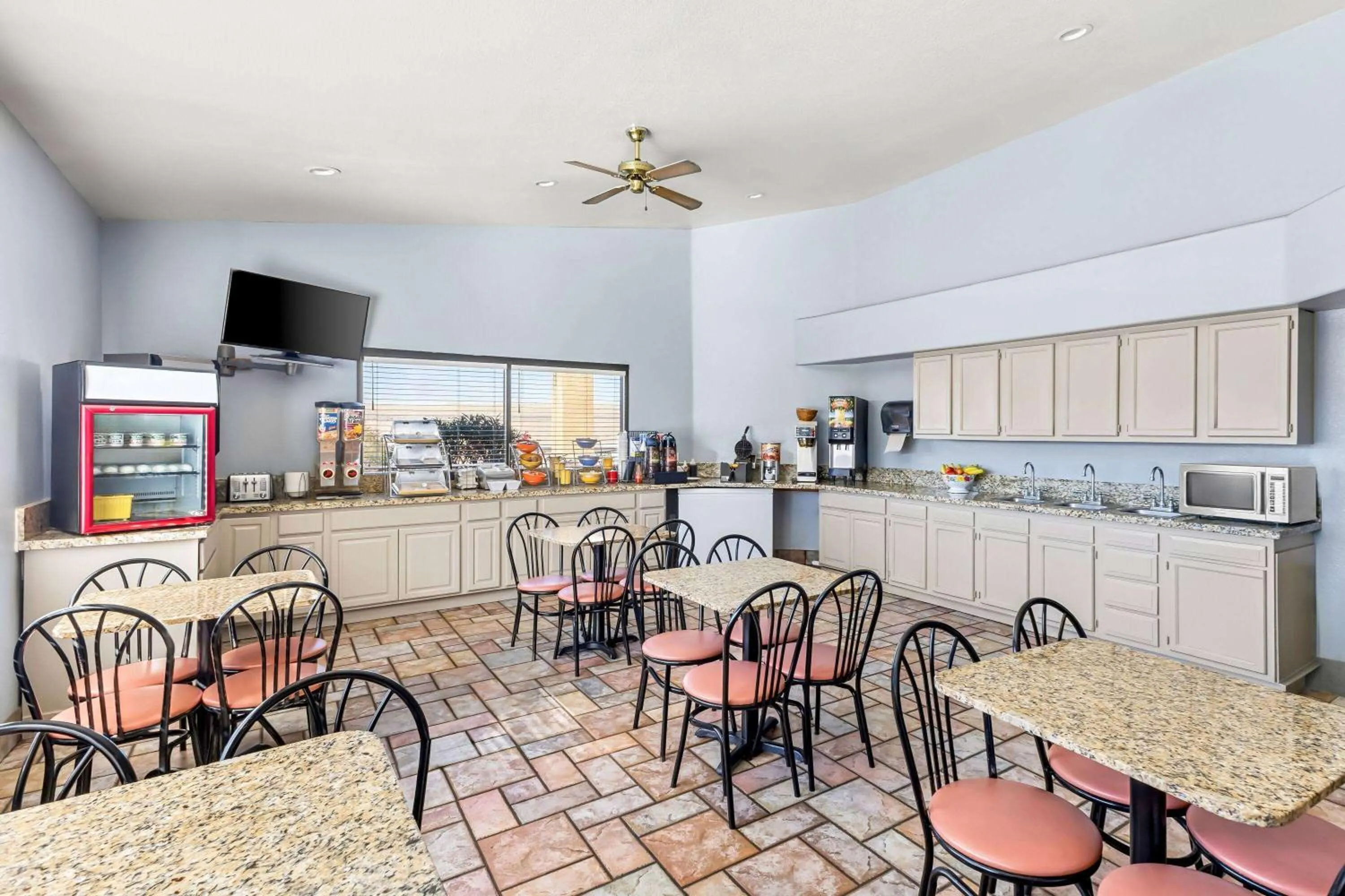 Restaurant/places to eat in Days Inn by Wyndham Buckeye