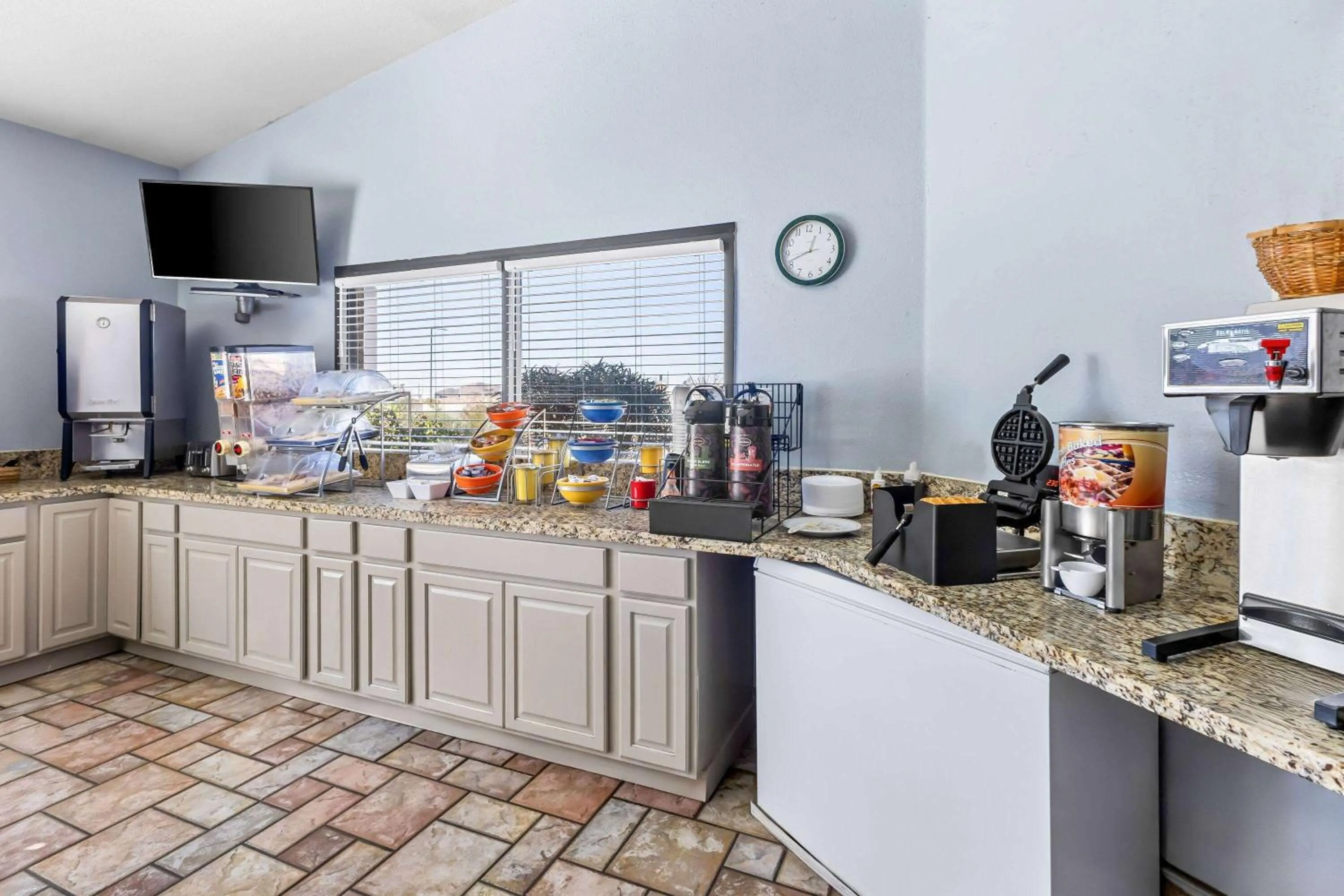 Restaurant/places to eat in Days Inn by Wyndham Buckeye