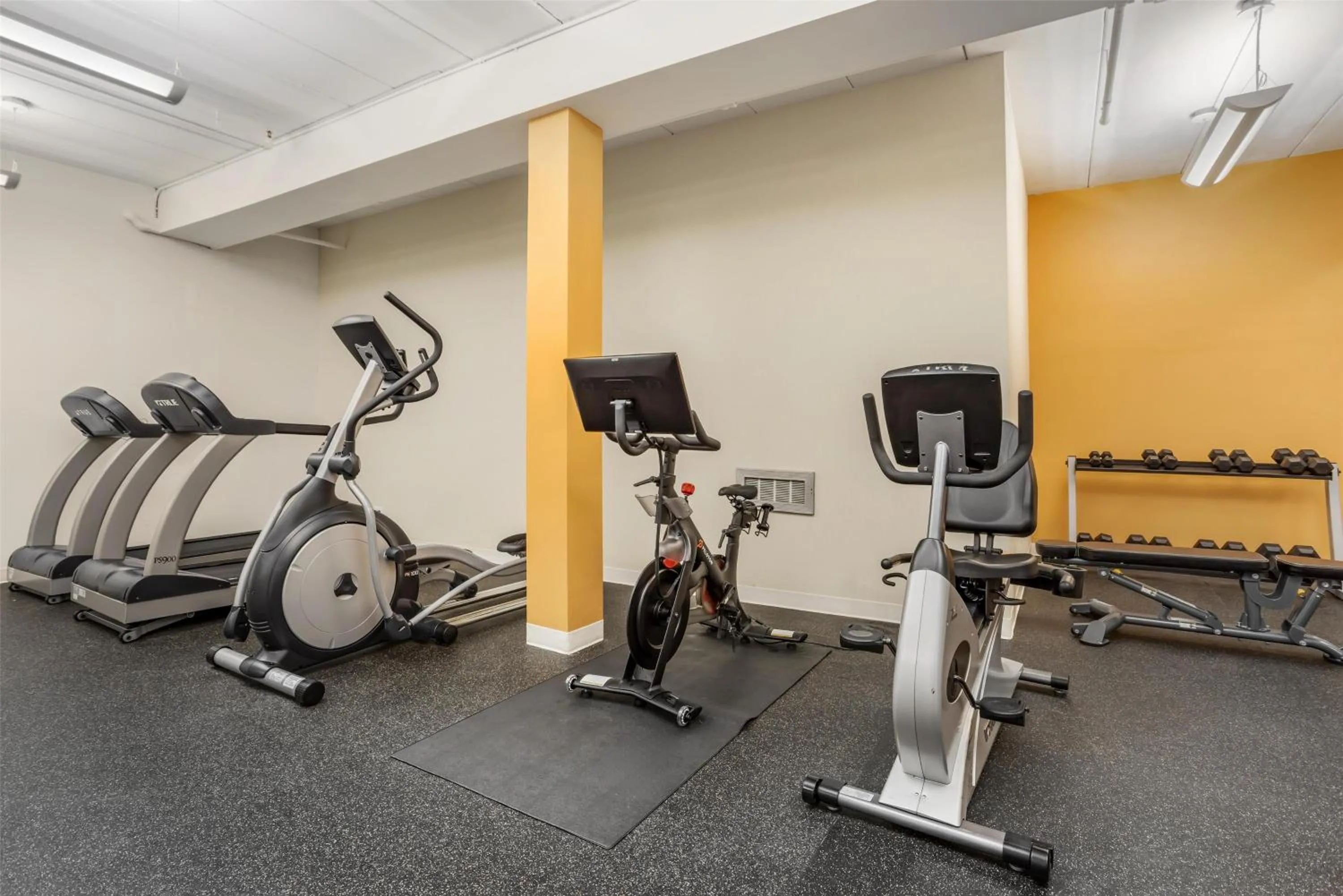 Fitness centre/facilities in Best Western PLUS Morristown Inn-Florham Park