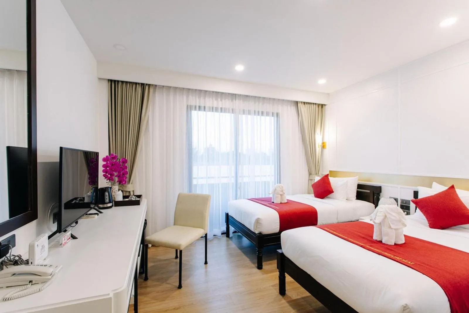 Balcony/Terrace, Bed in The Experience Walking Street Chiang Mai