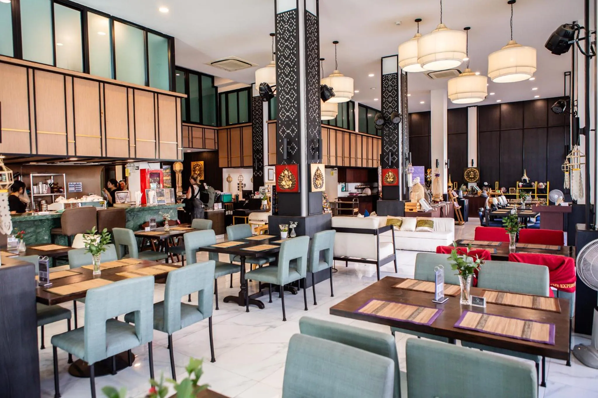 Restaurant/places to eat in The Experience Walking Street Chiang Mai