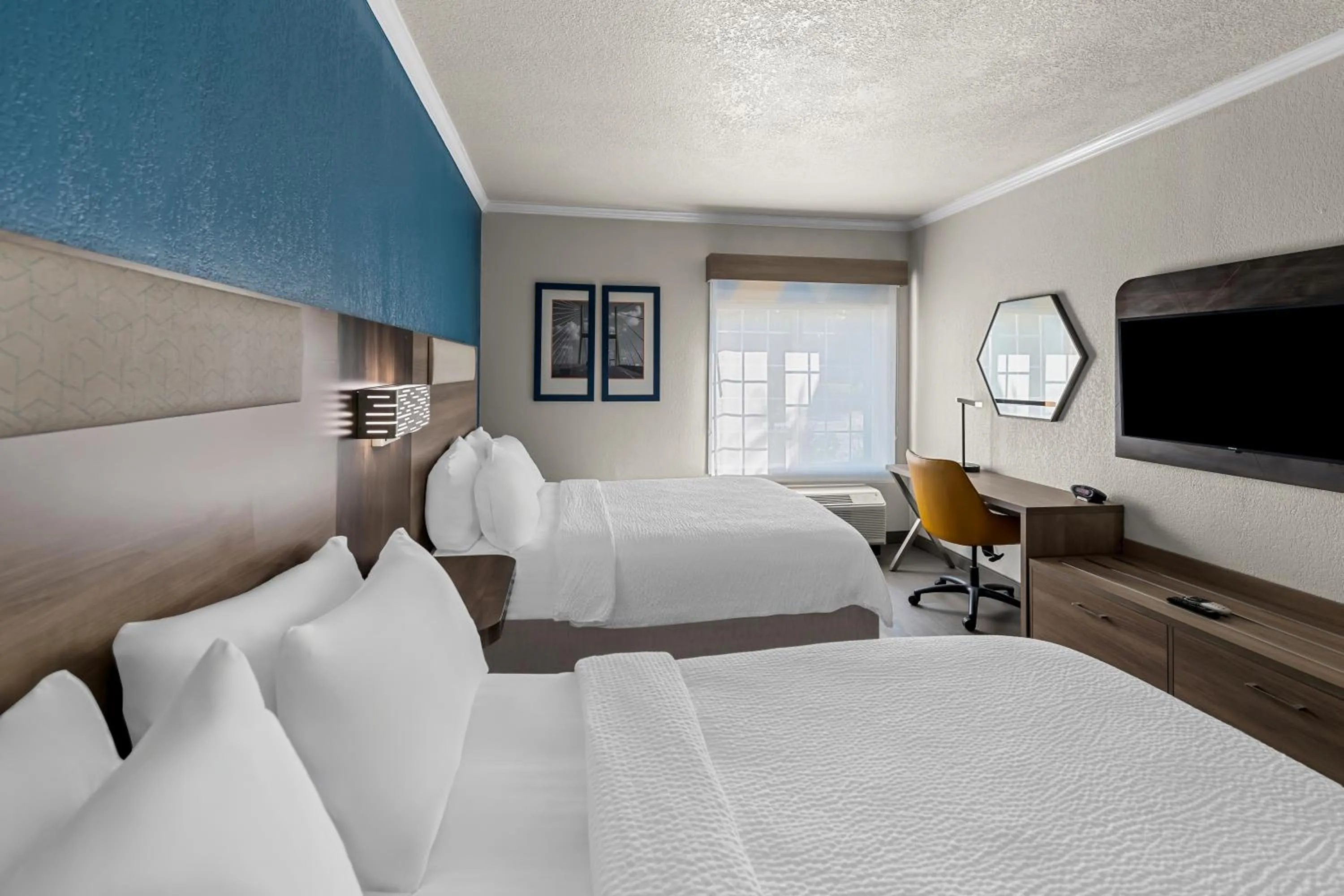 Guests, Bed in Holiday Inn Express Saint Simons Island by IHG