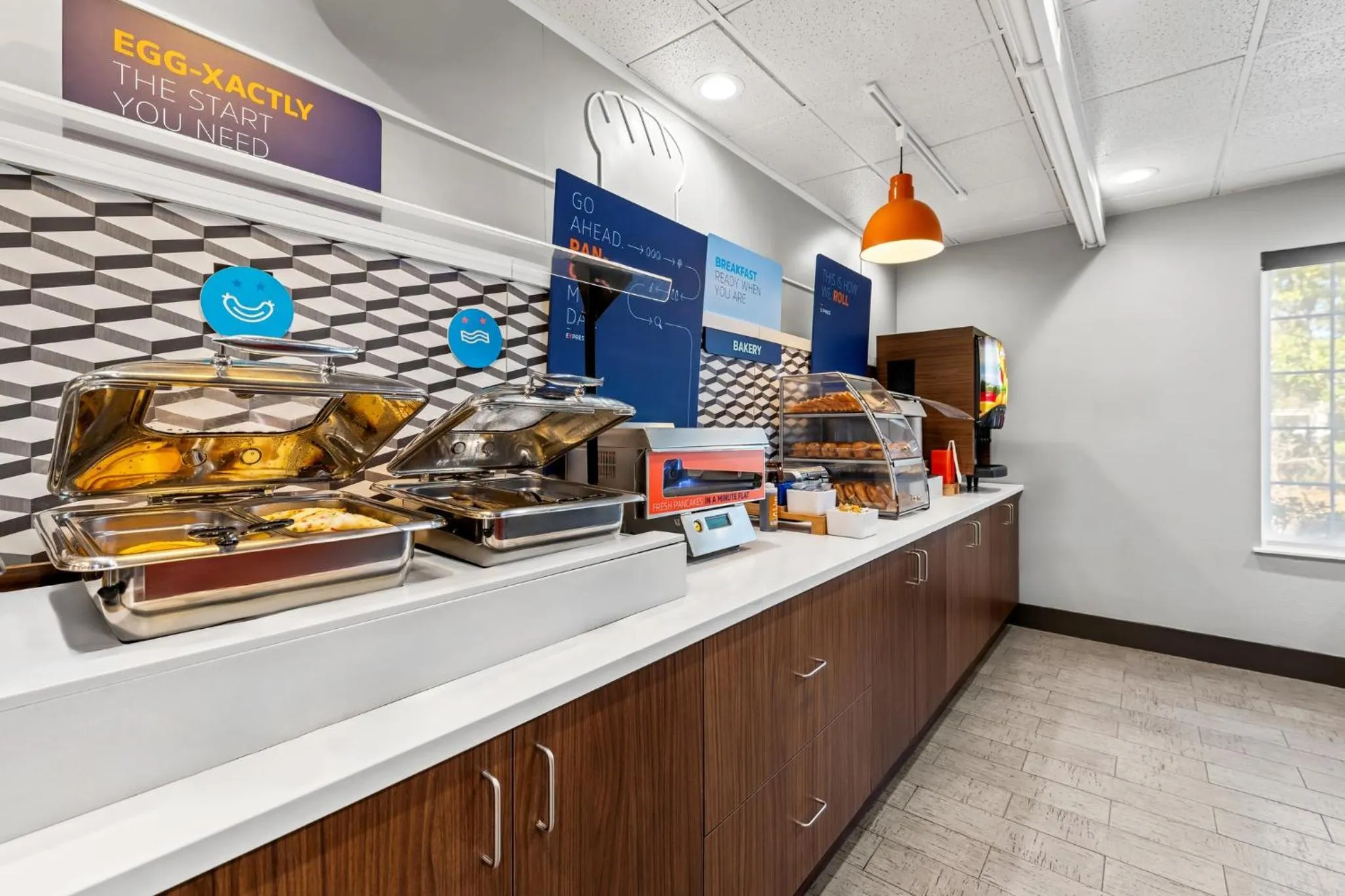 Breakfast in Holiday Inn Express Saint Simons Island by IHG