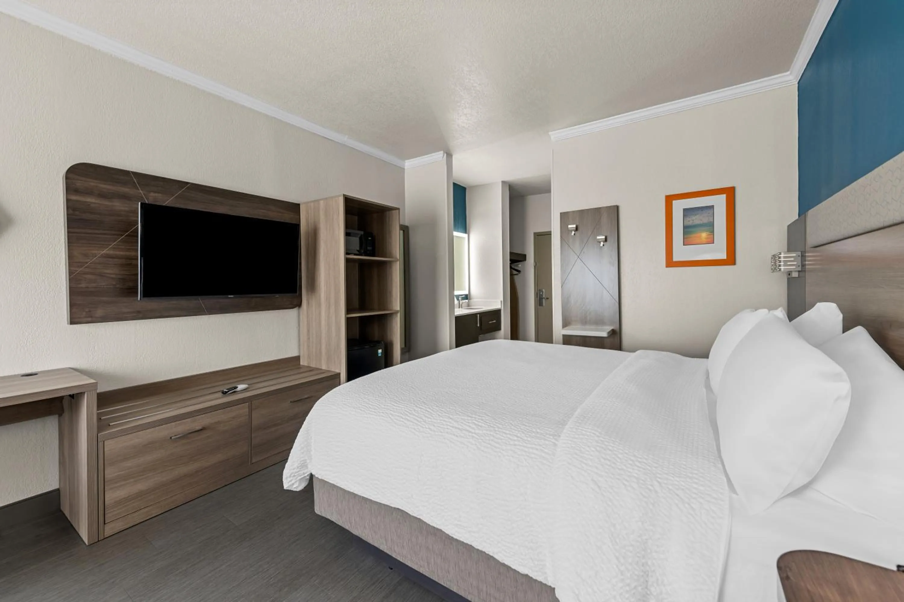 Bed in Holiday Inn Express Saint Simons Island by IHG