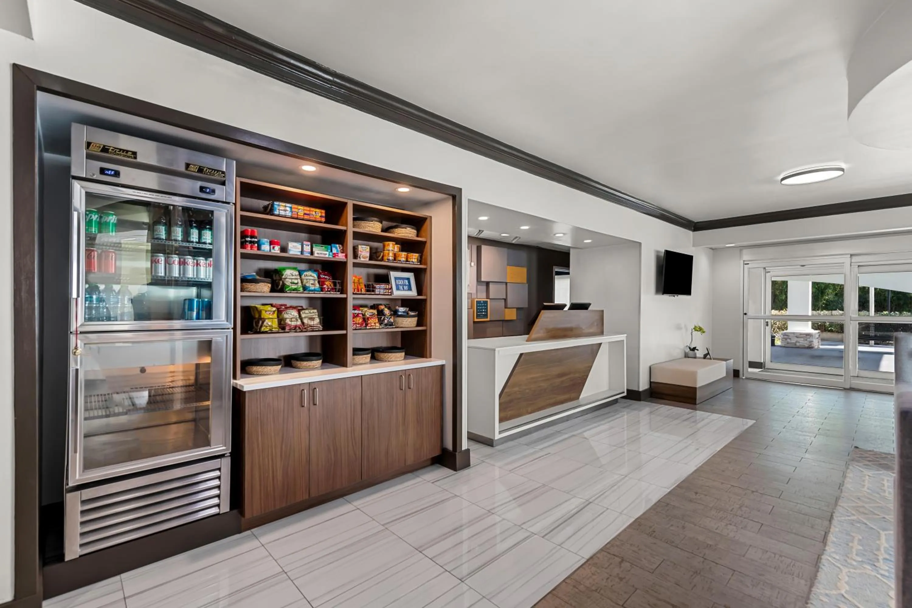 Lobby or reception in Holiday Inn Express Saint Simons Island by IHG