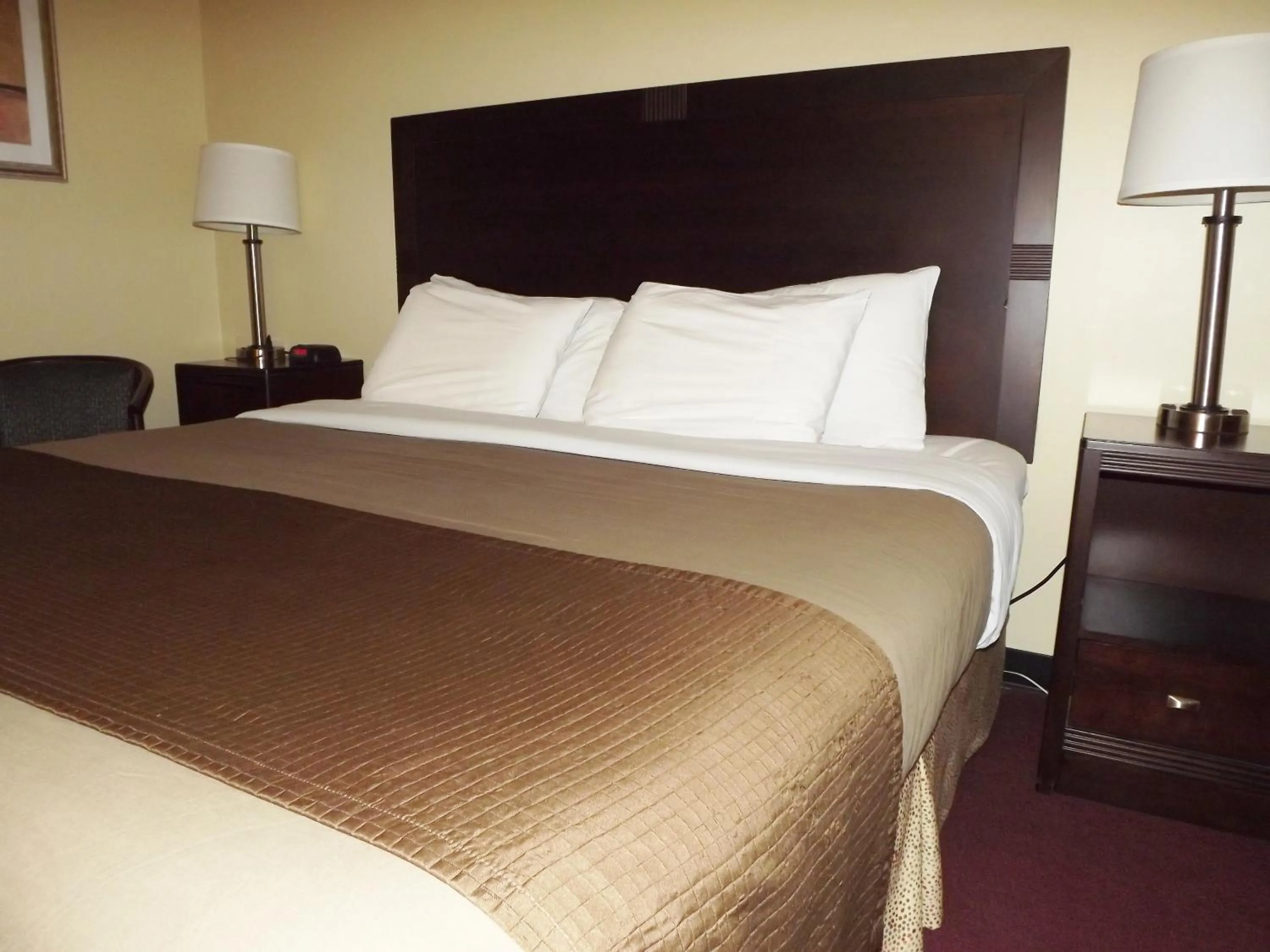 Bed in River Edge Inn