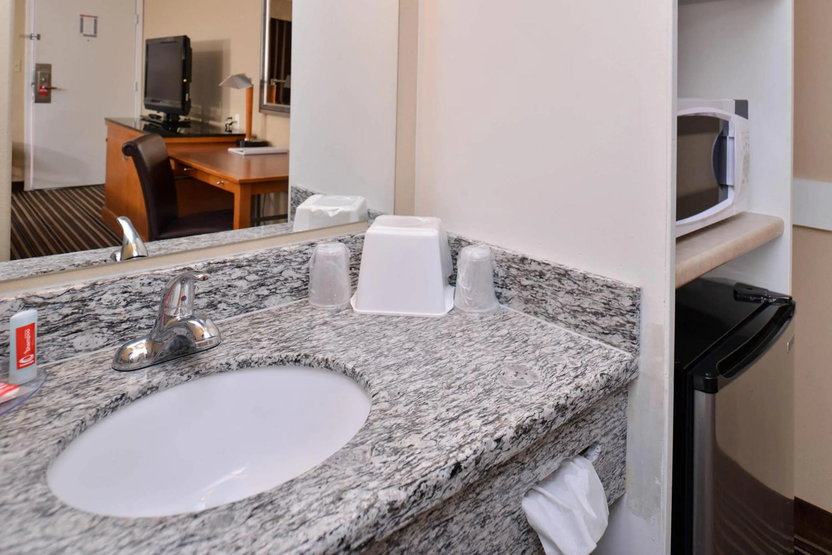 Bedroom in Econo Lodge Kennewick Tri-Cities