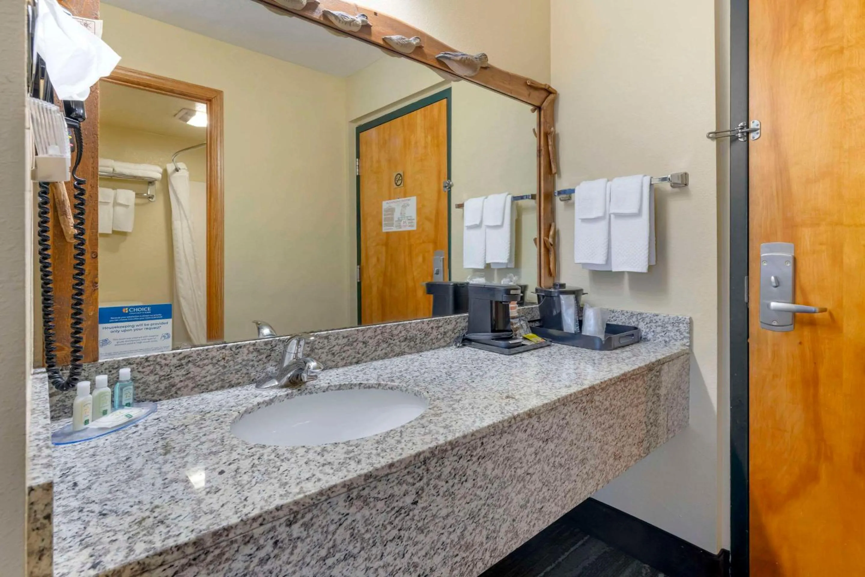 Bedroom in Quality Inn Ashland - Lake Superior