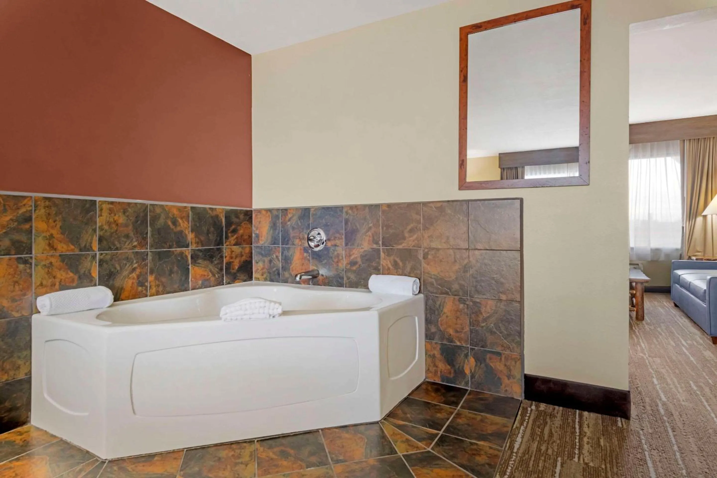 Bedroom, Bed in Quality Inn Ashland - Lake Superior