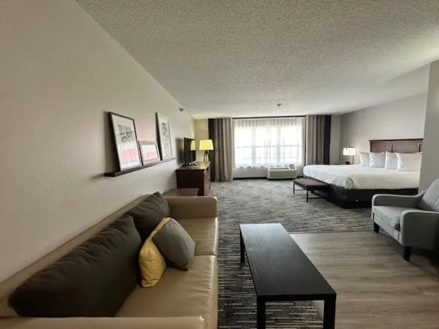 Bed in Best Western Harmony Inn Fort Dodge Iowa